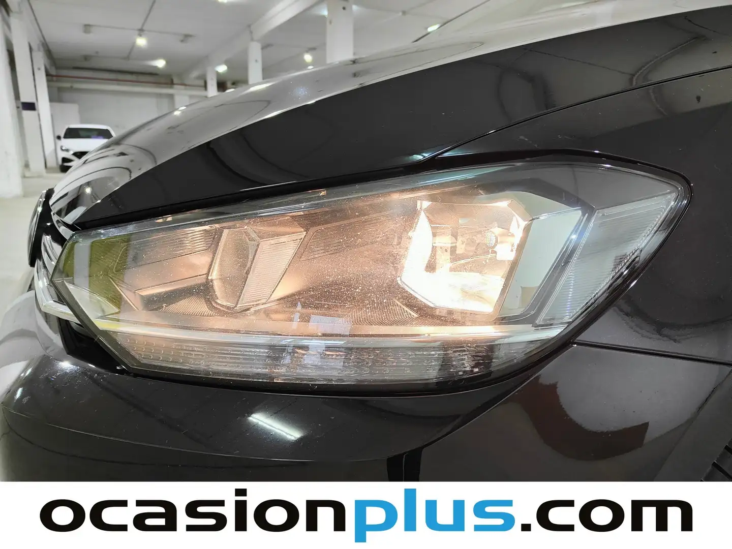 Foto Volkswagen Touran Volkswagen Touran Business 2.0 TDI (122 CV)