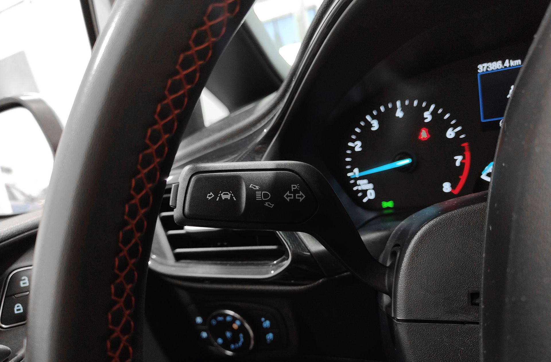 Ford Fiesta 1.0 EcoBoost MHEV ST-Line - foto 25