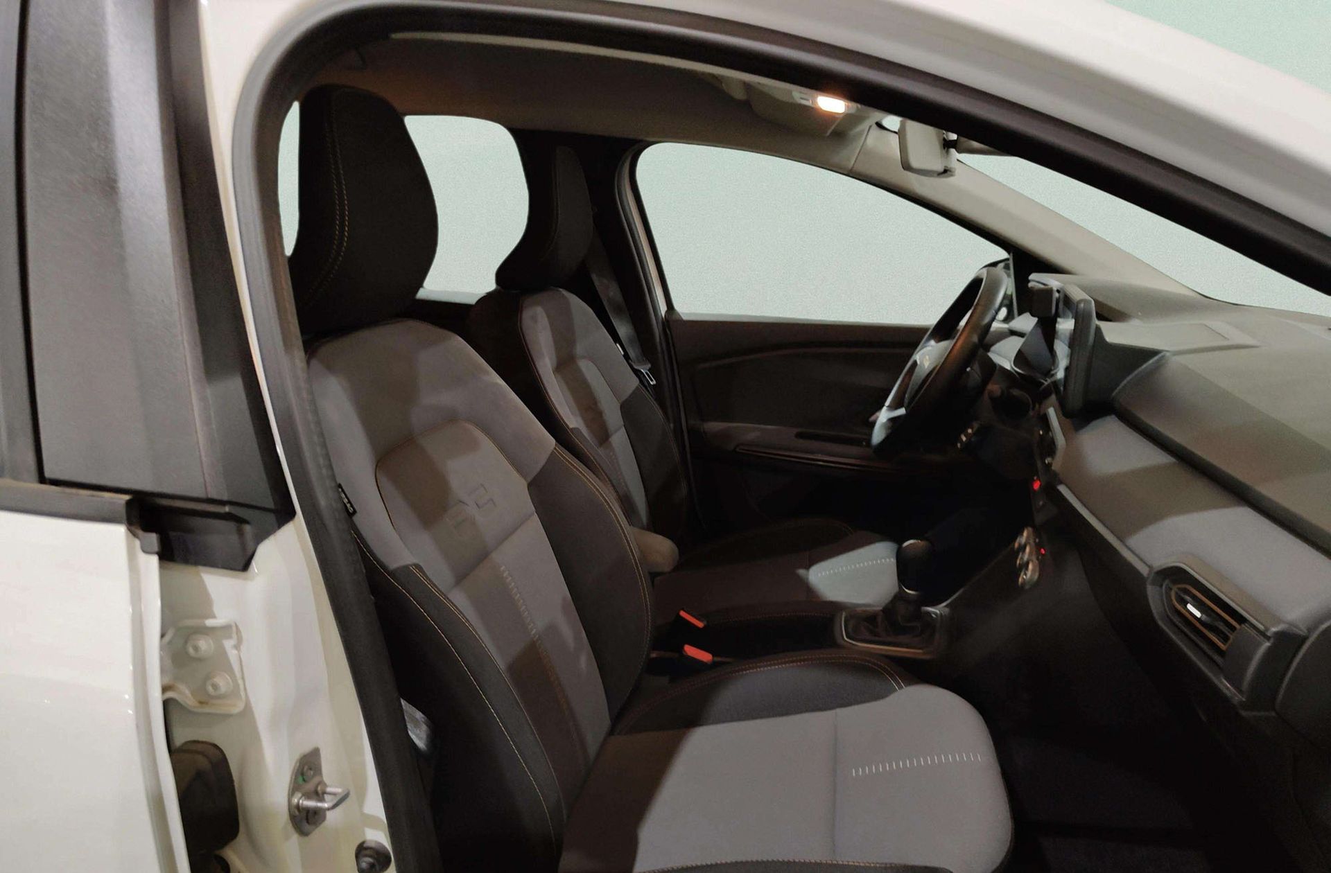 Dacia Jogger Extreme Hybrid 7 plazas - foto 18
