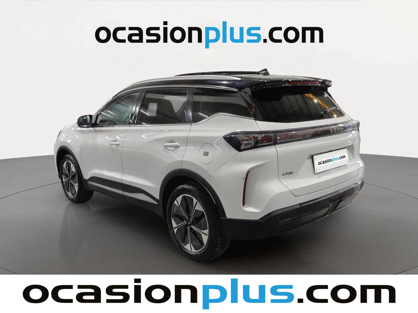 Foto trasera EBRO S700 EBRO S700 1.6 TGDI Luxury 7 DCT (147 CV) derecha