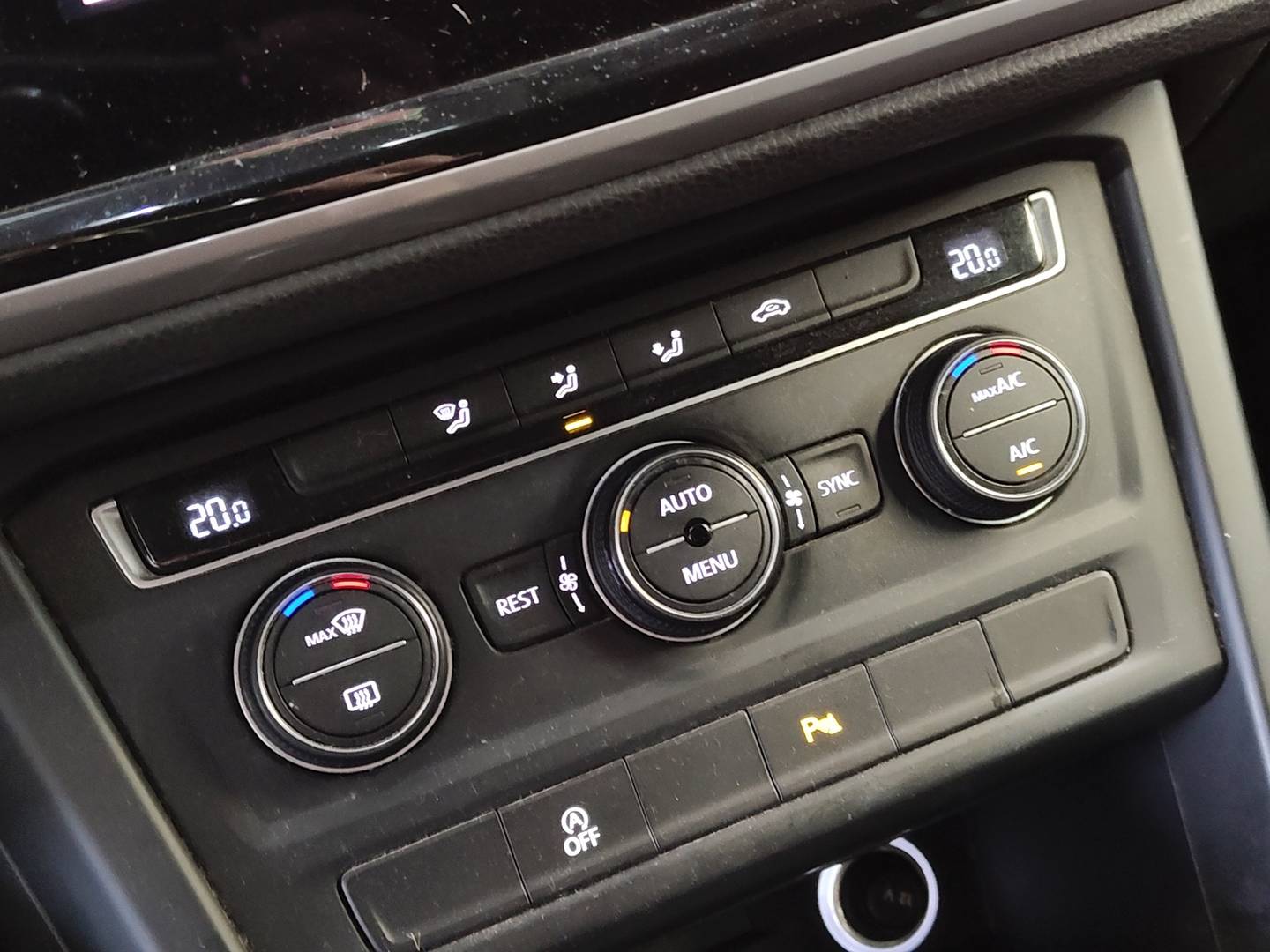 Foto Volkswagen Touran Volkswagen Touran Business 1.2 TSI (110 CV) 7 Plazas