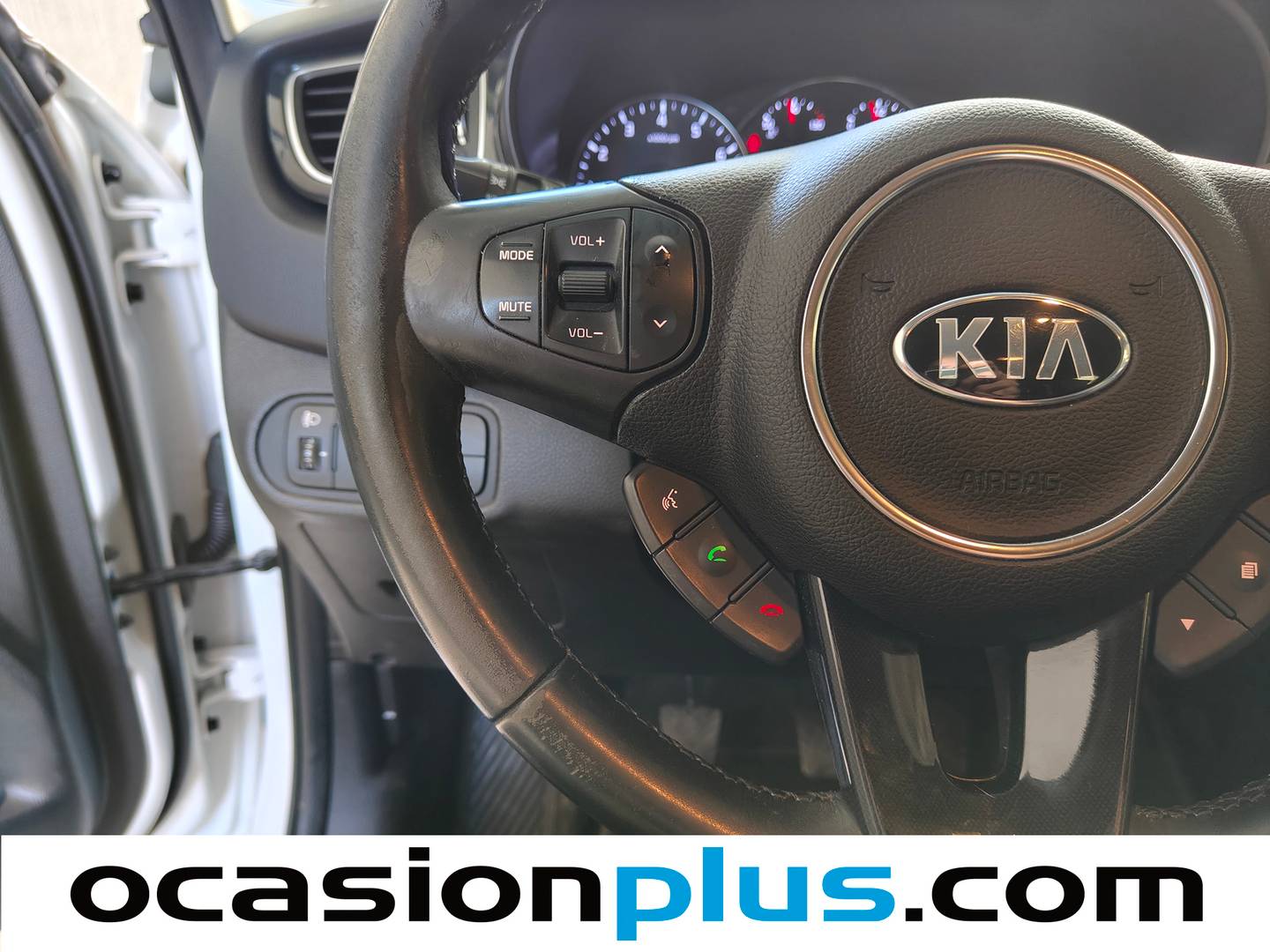 Equipamiento del KIA Carens KIA Carens 1.6 GDi Drive (135 CV)