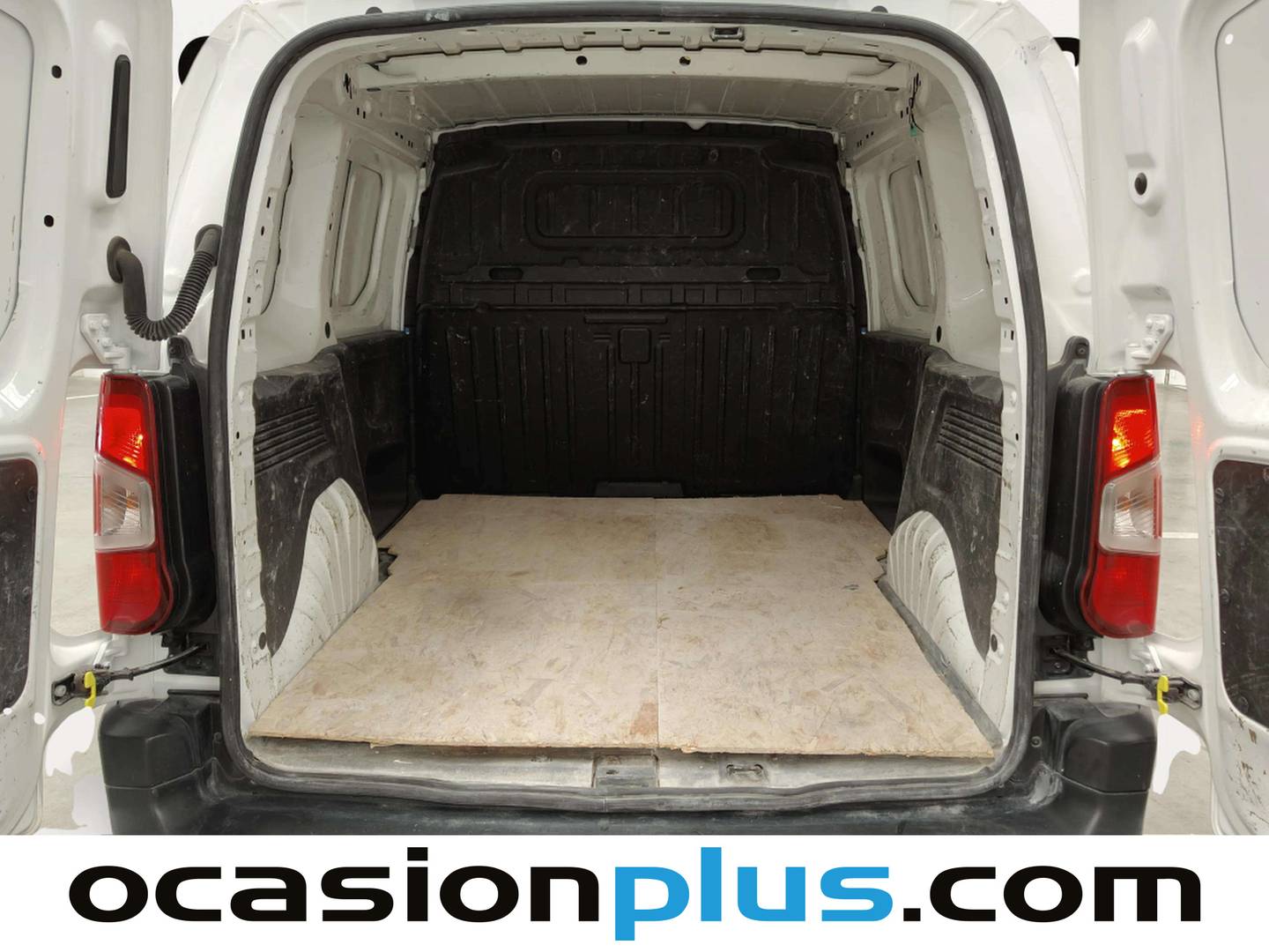 Foto asientos traseros Peugeot Partner Peugeot Partner Furgon BlueHDi 100 Pro Standard 600kg (98 CV)