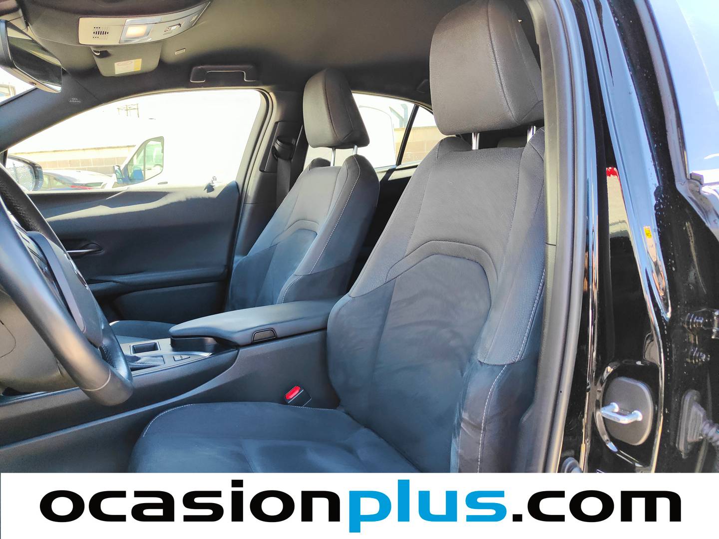 Foto asientos delanteros Lexus UX Lexus UX 250h Premium (184 CV)