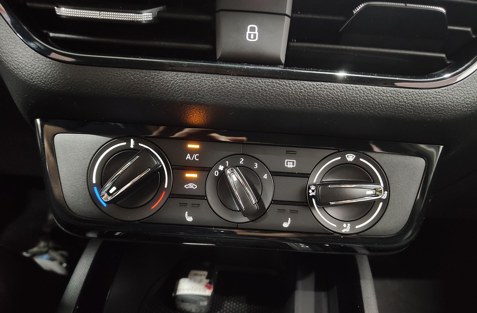 Škoda Kamiq 1.0 TSI Selection DSG - foto 31