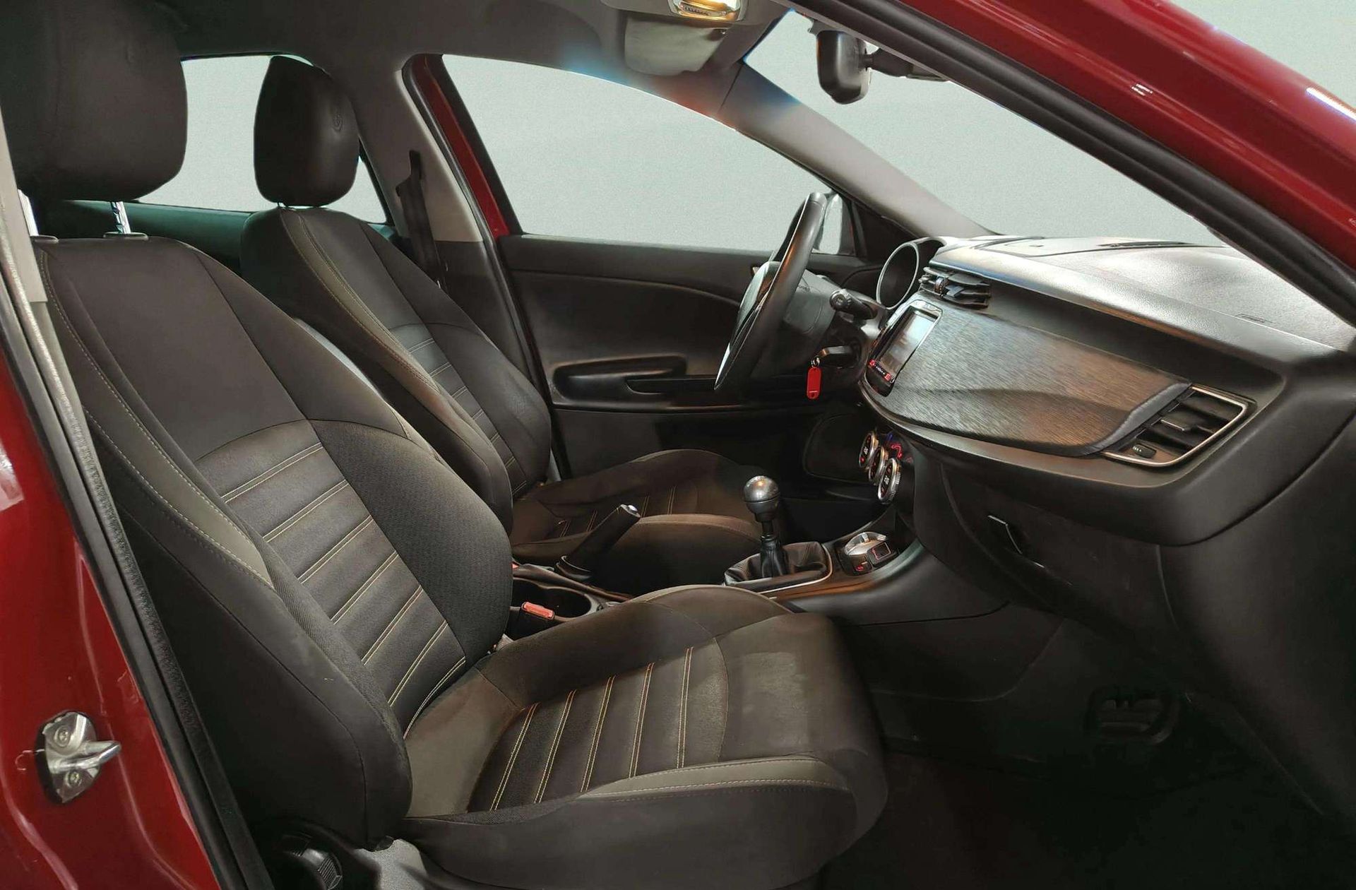 Alfa Romeo Giulietta 1.6 JTD Super - foto 15