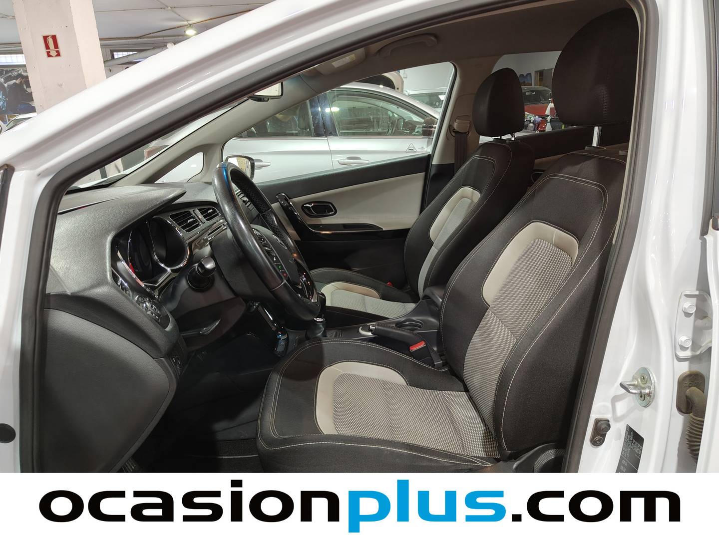 Foto asientos delanteros KIA Ceed KIA Ceed 1.6 CRDi VGT Maracaná (128 CV)