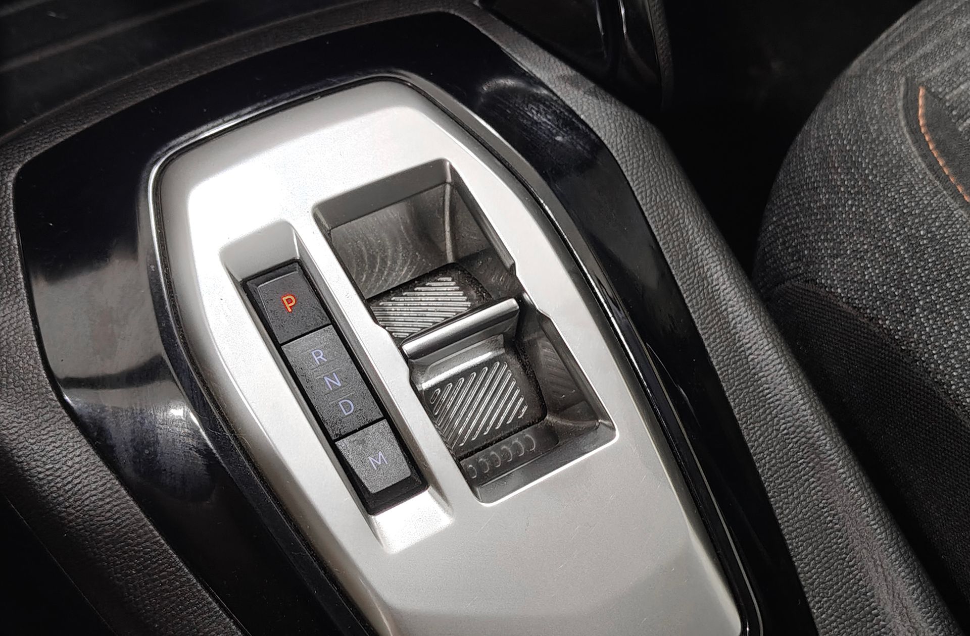 Peugeot 208 Style Hybrid 110 eDCS6 - foto 6