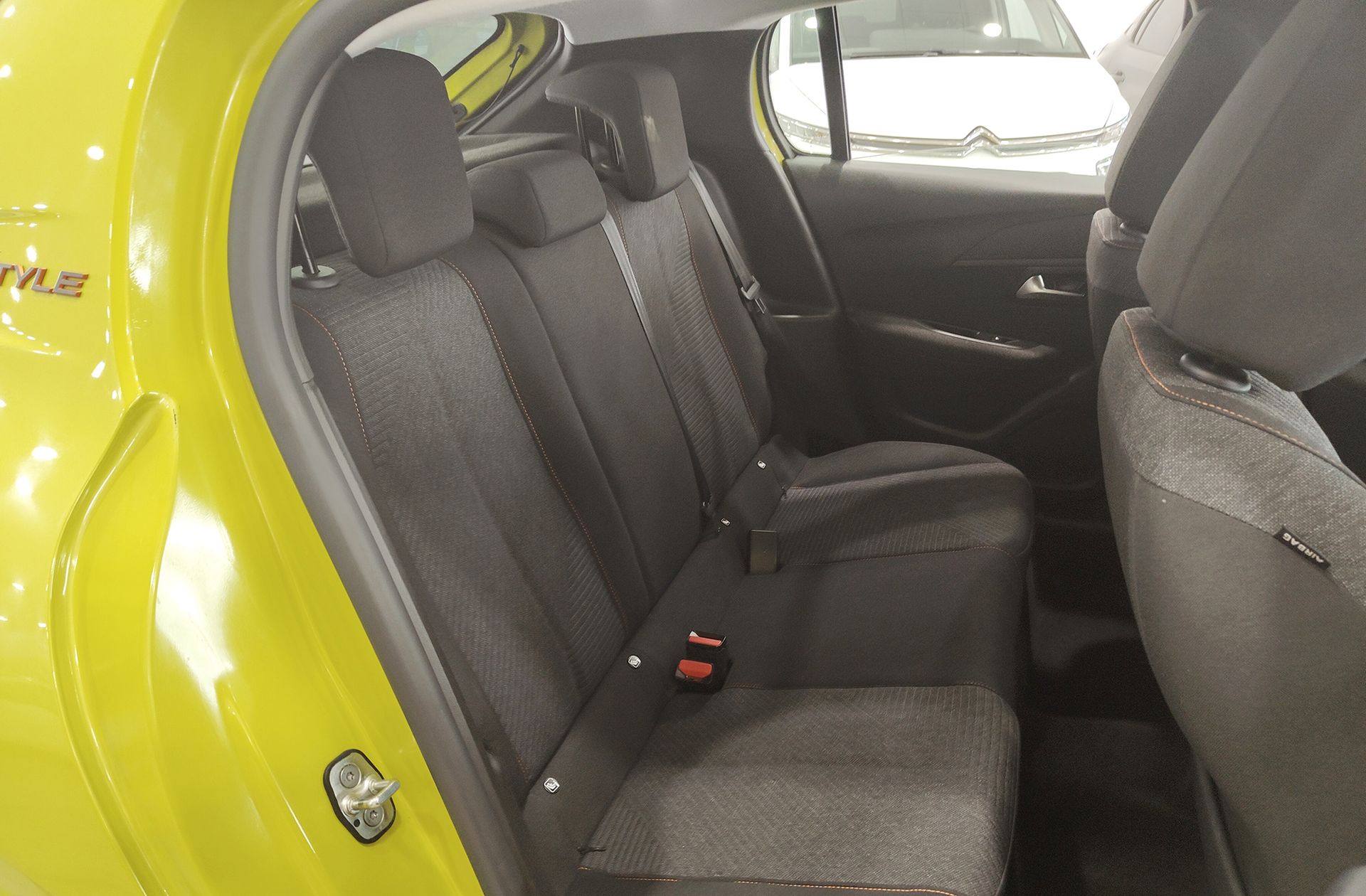 Peugeot 208 Style Hybrid 110 eDCS6 - foto 18