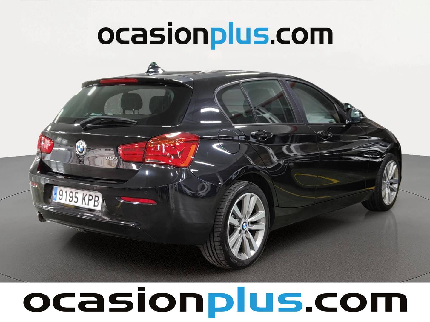 Foto trasera BMW Serie 1 BMW Serie 1 118i (136 CV) derecha
