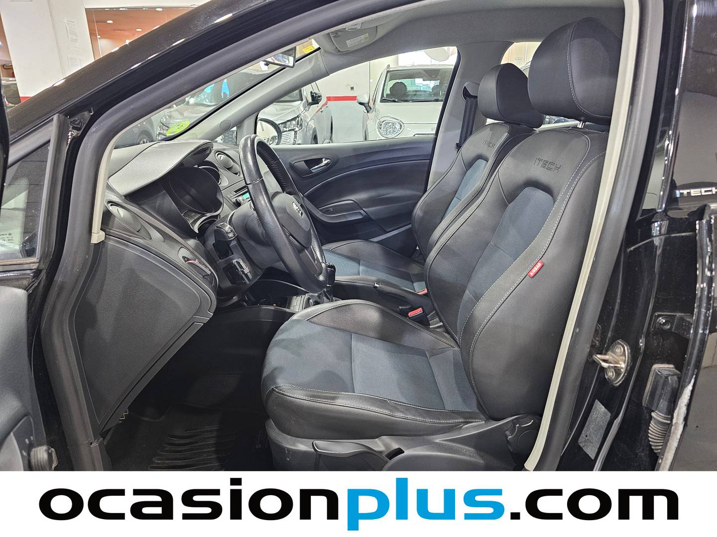 Foto asientos delanteros Seat Ibiza SEAT Ibiza 1.2 TSI Style ITech 30 Aniversario (85 CV)