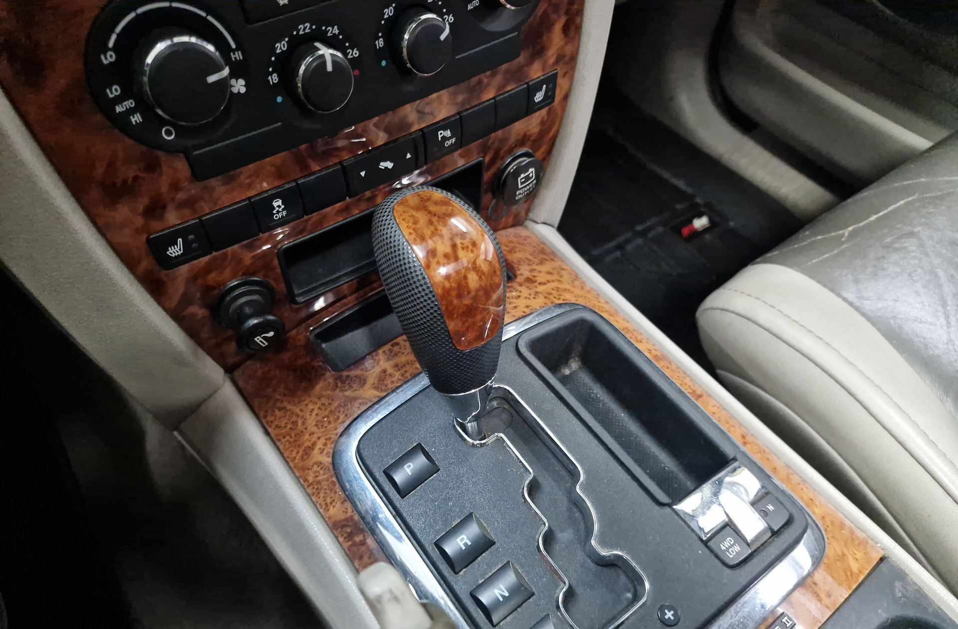 Jeep Grand Cherokee 3.0 V6 CRD Overland 4x4 - foto 5