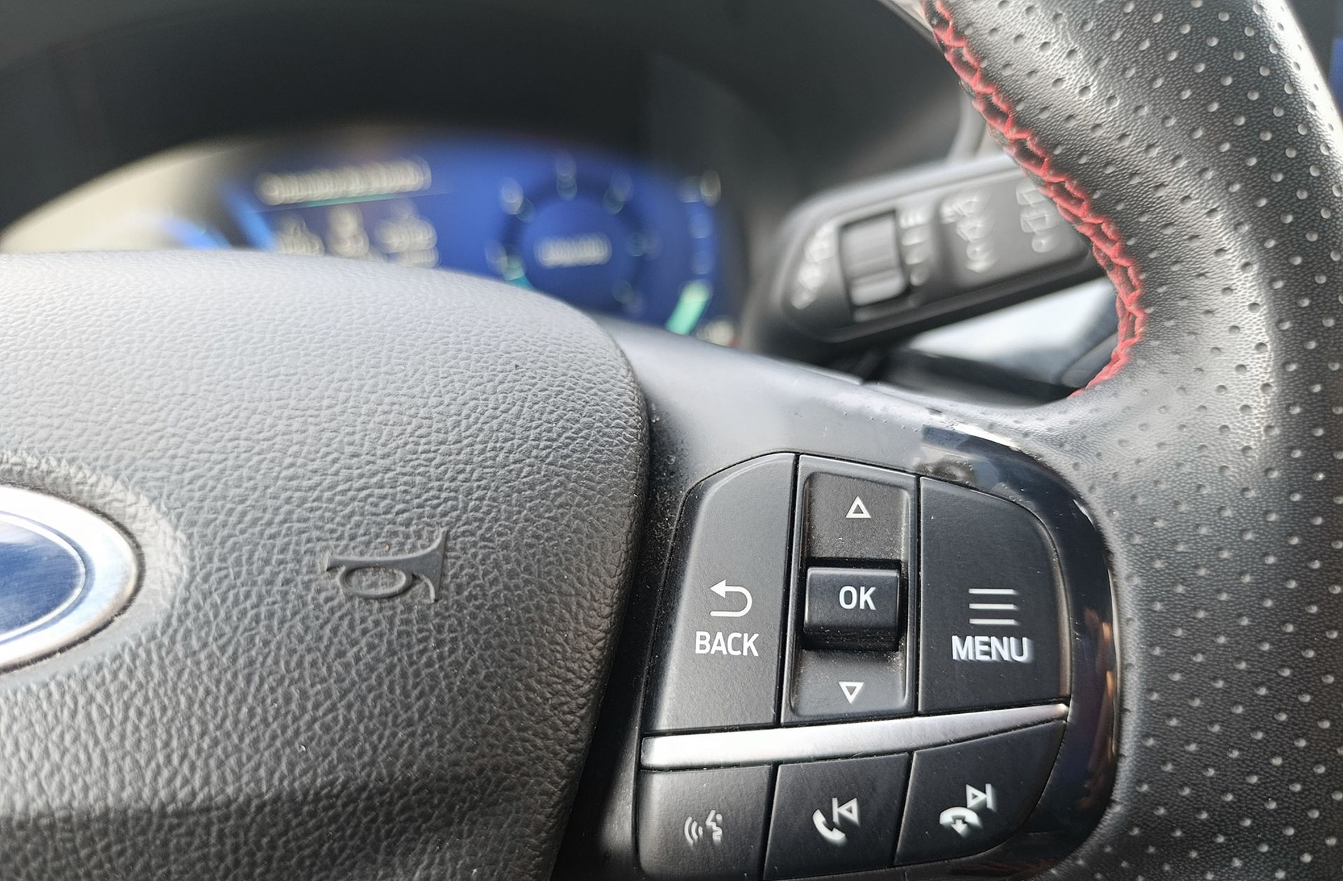 Ford Kuga 1.5 EcoBlue ST-Line - foto 32
