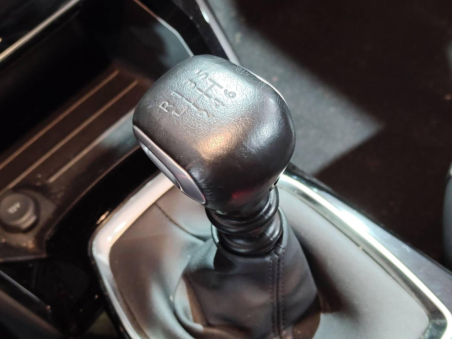 Foto Peugeot 208 Peugeot 208 PureTech 100 Allure (100 CV)