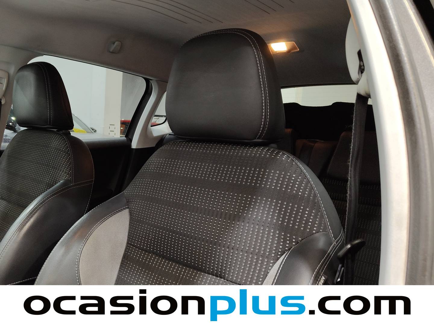 Extras y acabados del Peugeot 2008 Peugeot 2008 BlueHDi 120 S&S Allure (120 CV)