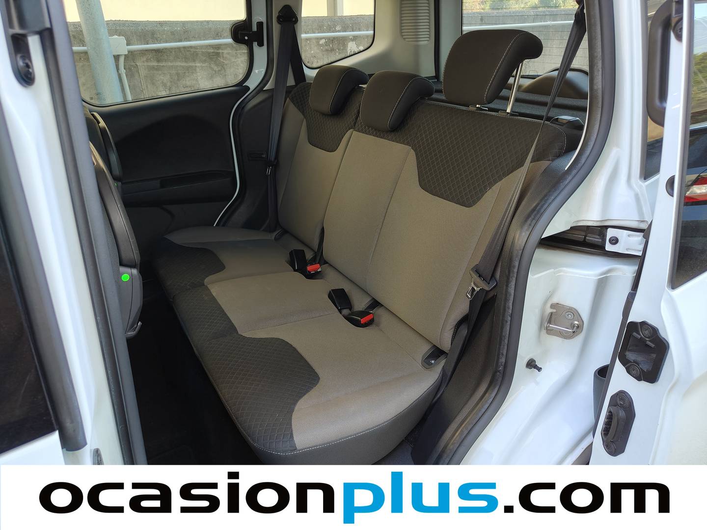 Foto asientos traseros Ford Tourneo Courier Ford Tourneo Courier 1.5 TDCi Trend (95 CV)
