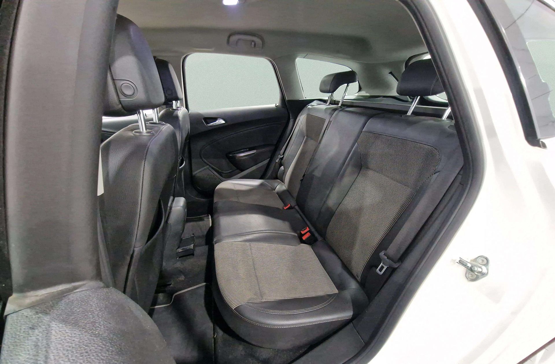 Opel Astra Sports Tourer 1.7 CDTI Excellence - foto 12