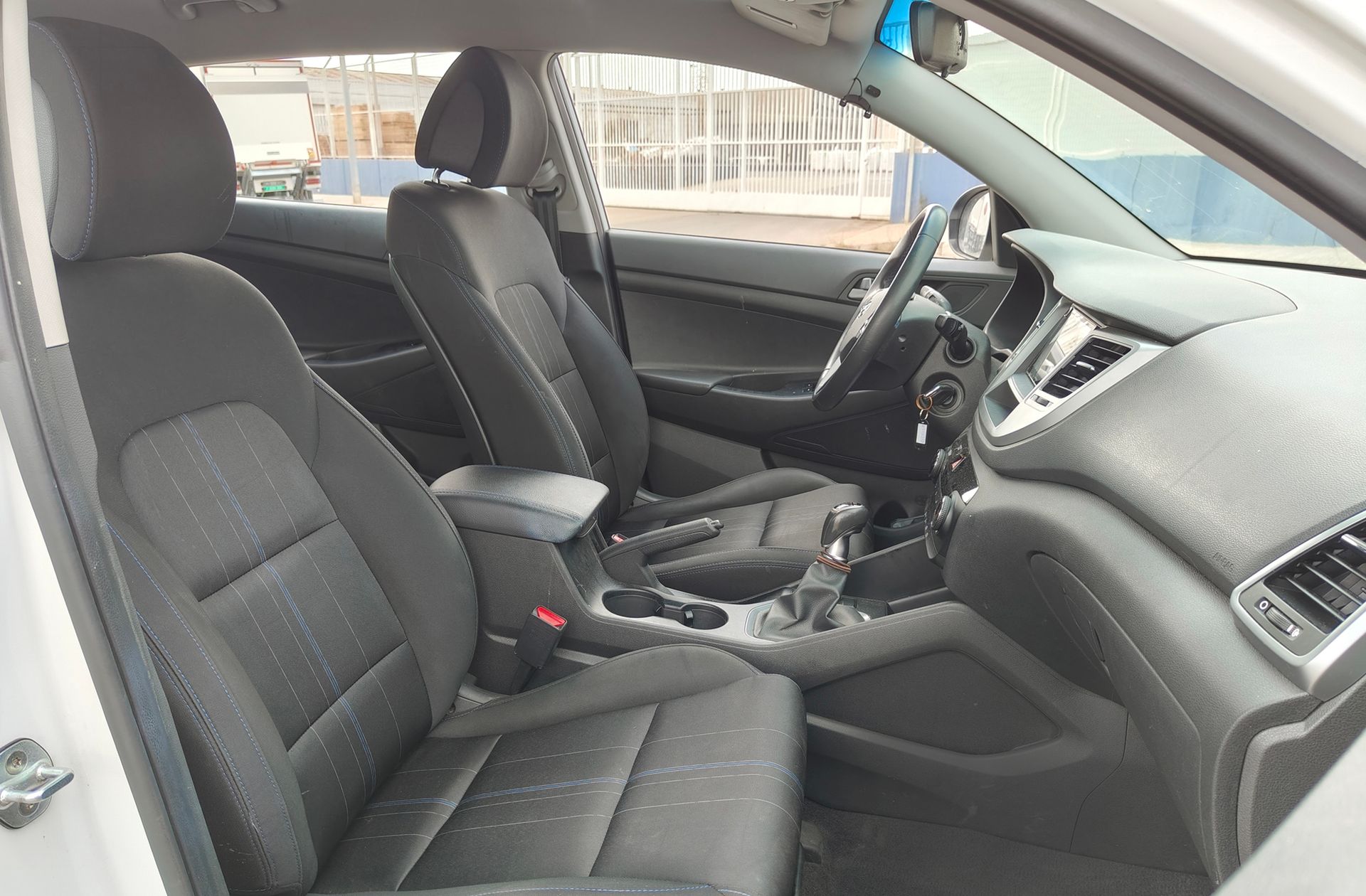 Hyundai Tucson 1.6 GDI BlueDrive Essence 4x2 - foto 15