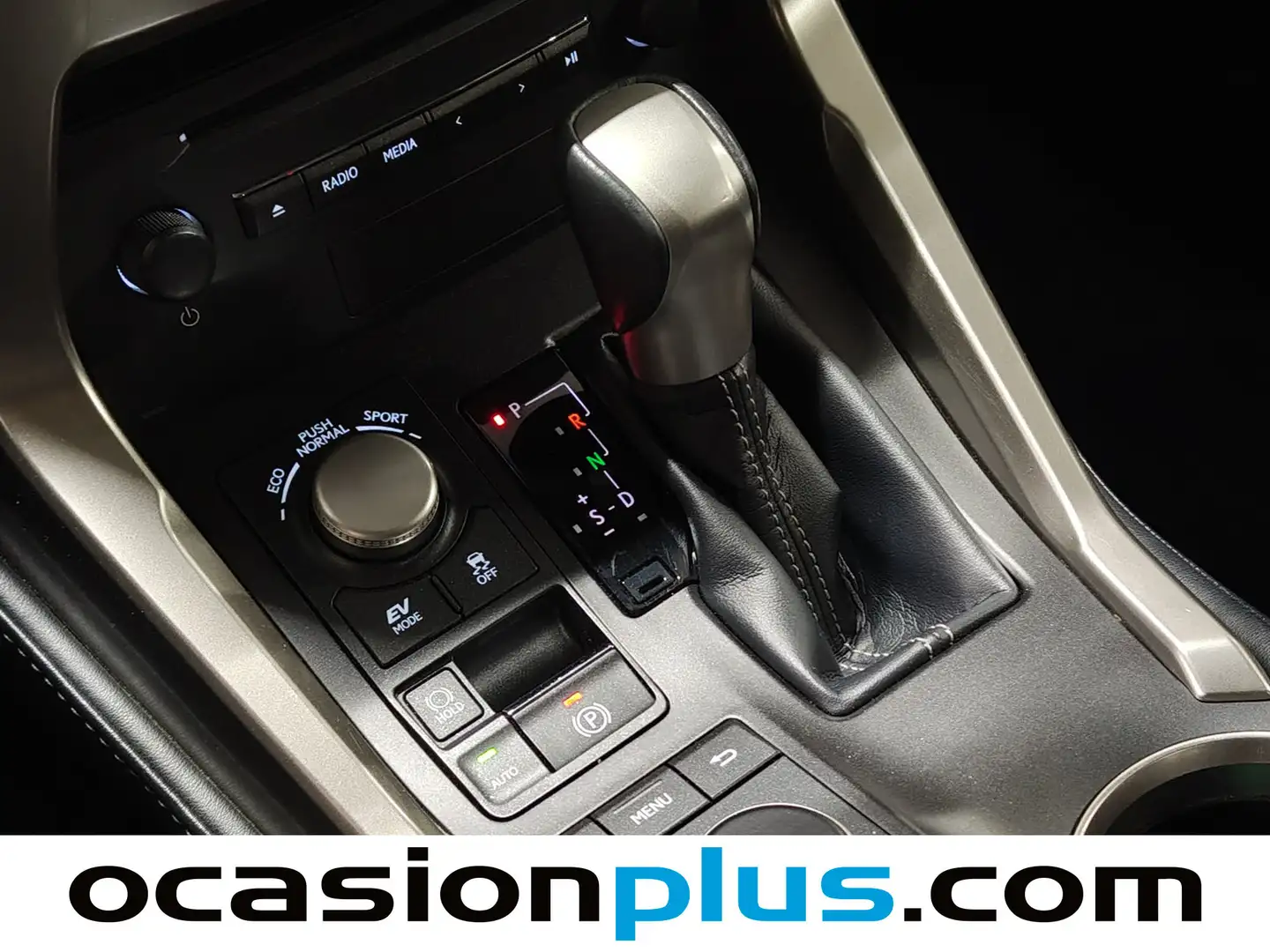 Foto Lexus NX Lexus NX 300h Corporate 2WD (197 CV)