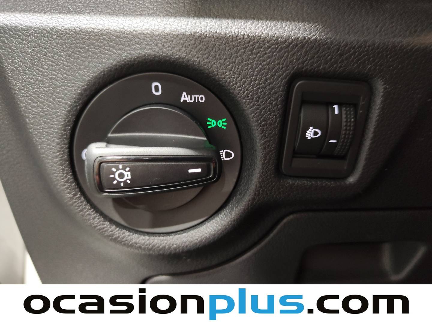 Foto Skoda Kamiq Skoda Kamiq 1.0 TSI Ambition  (110 CV)