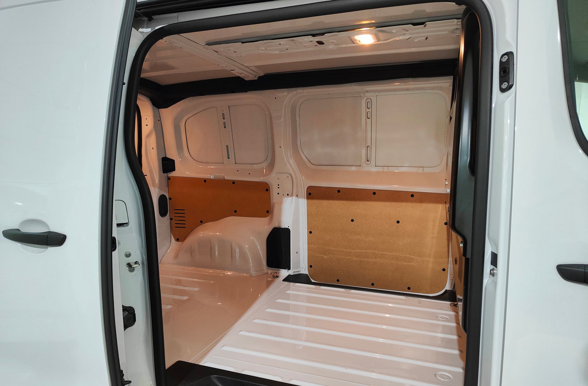 Opel Vivaro Furgon 1.5 BlueHDi M Standart - foto 12