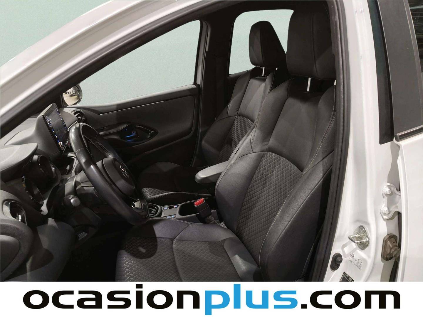 Foto asientos delanteros Toyota Yaris Toyota Yaris 1.5 120H Style Plus (116 CV)