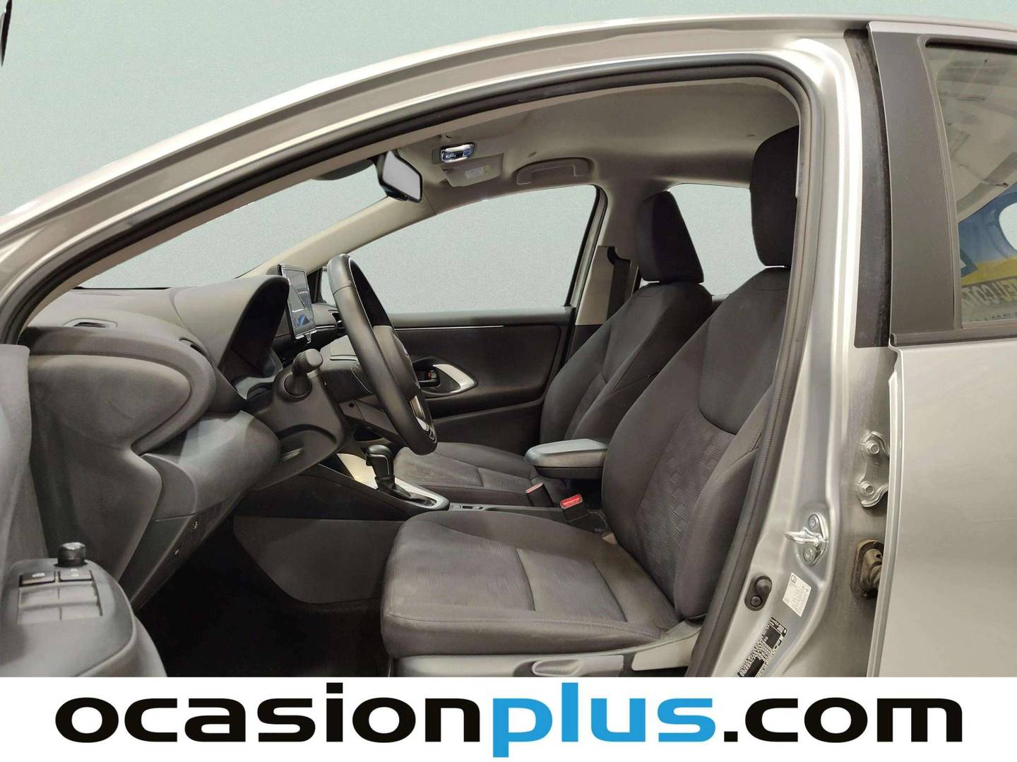 Foto asientos delanteros Toyota Yaris Toyota Yaris 120H Active Plus (116 CV)