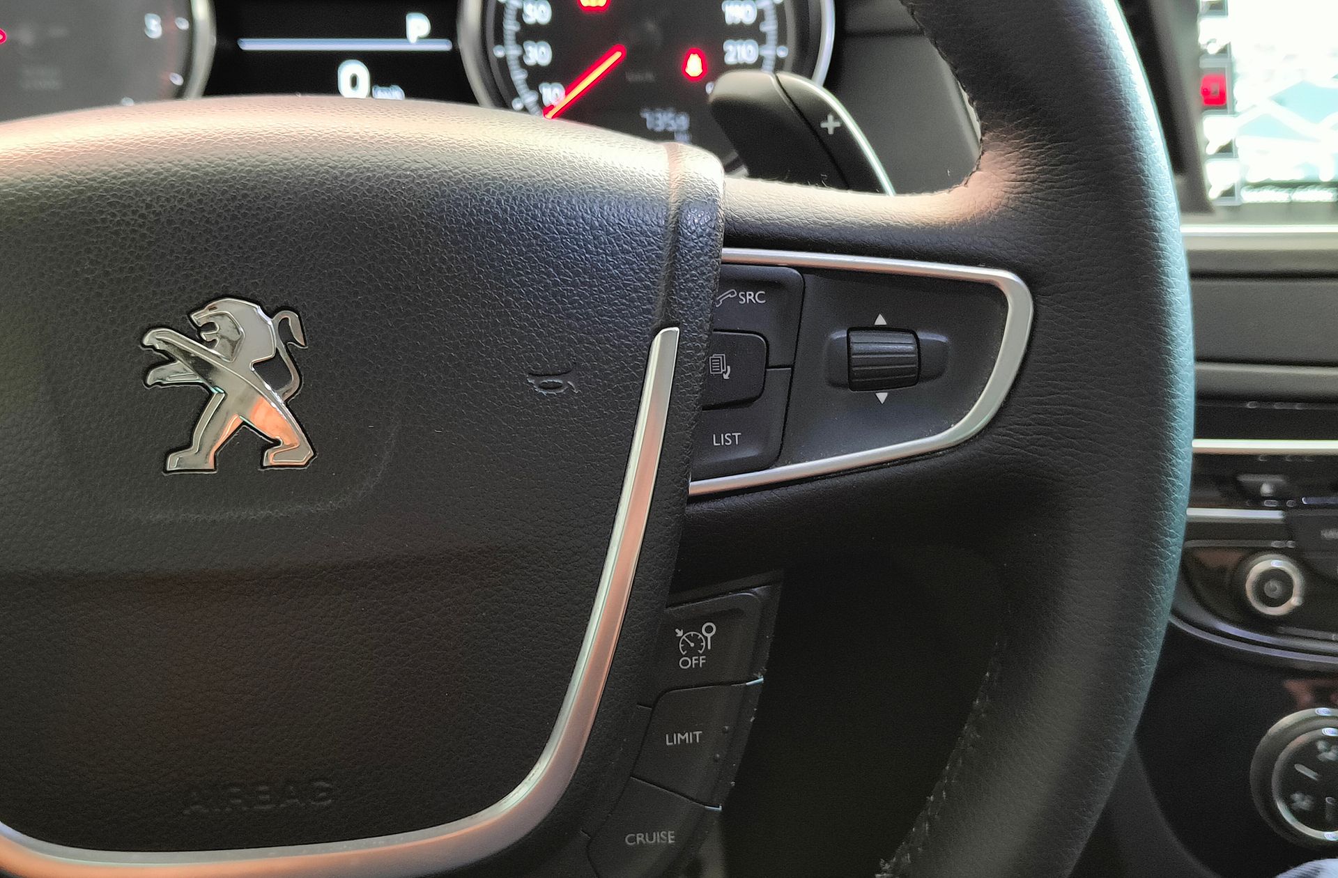 Peugeot 508 SW BlueHDi 180 Allure EAT6 - foto 38