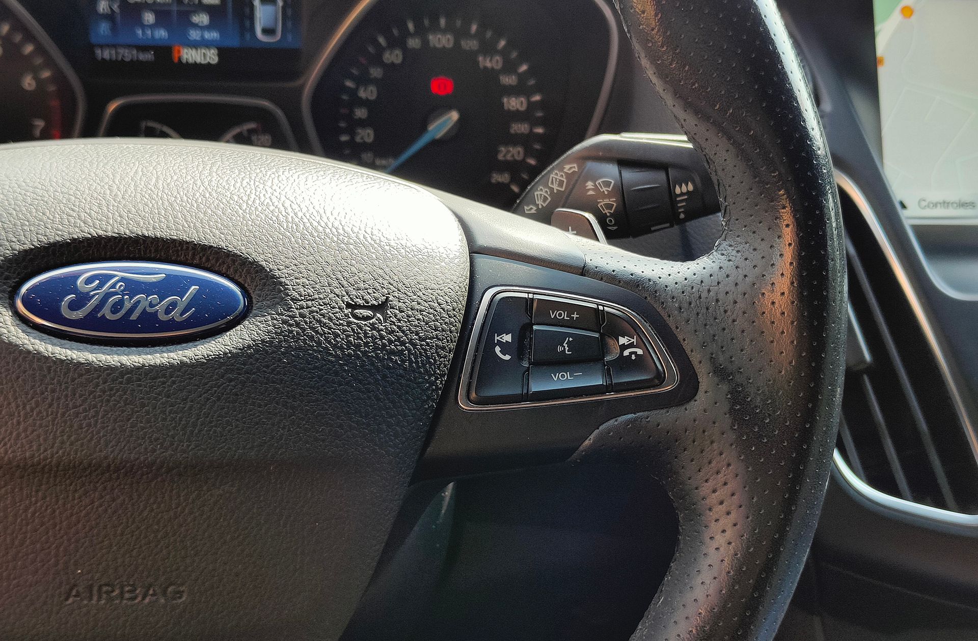 Ford Focus 1.0 EcoBoost ST-Line - foto 27