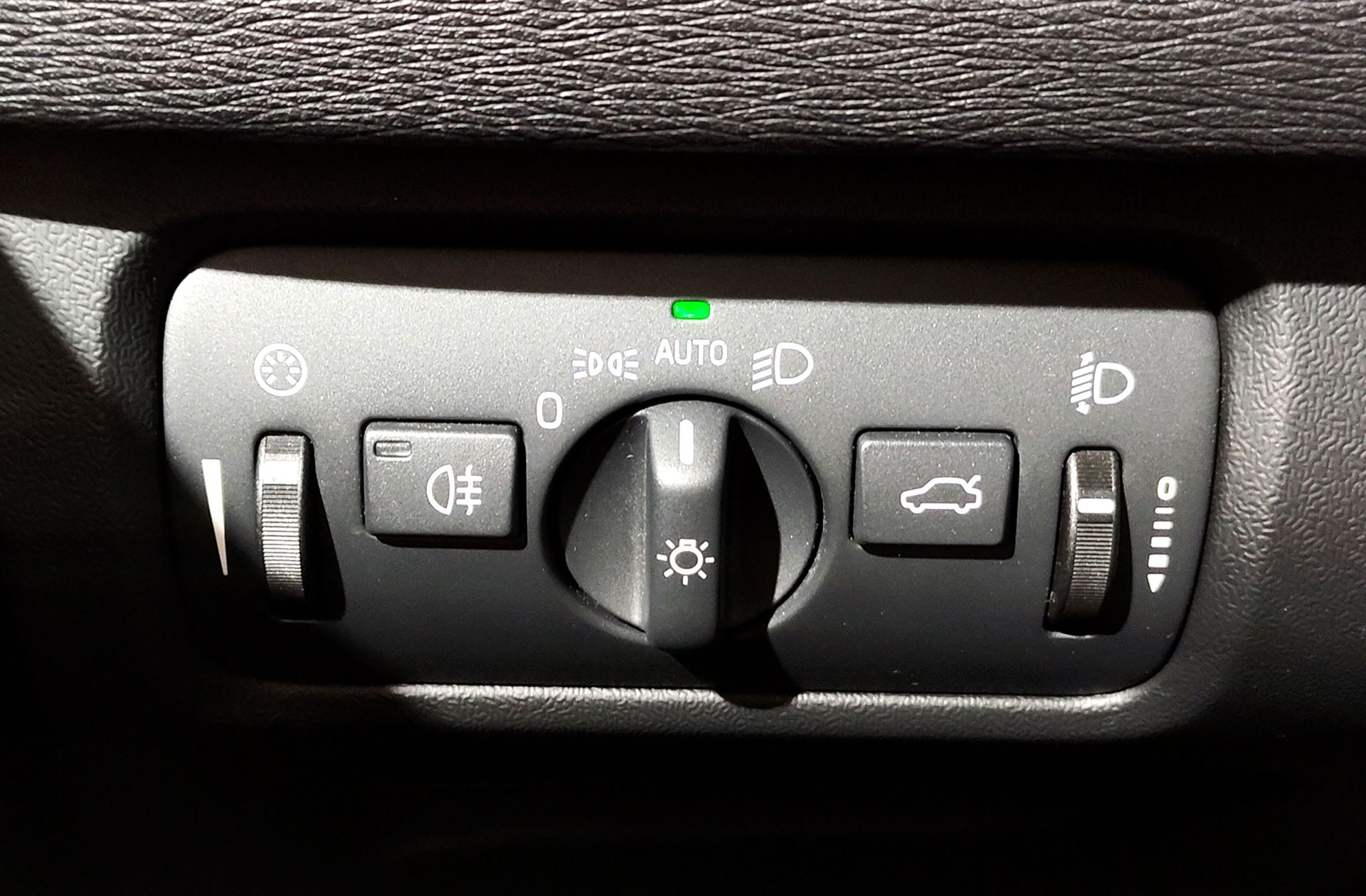 Volvo V40 D2 Momentum - foto 19