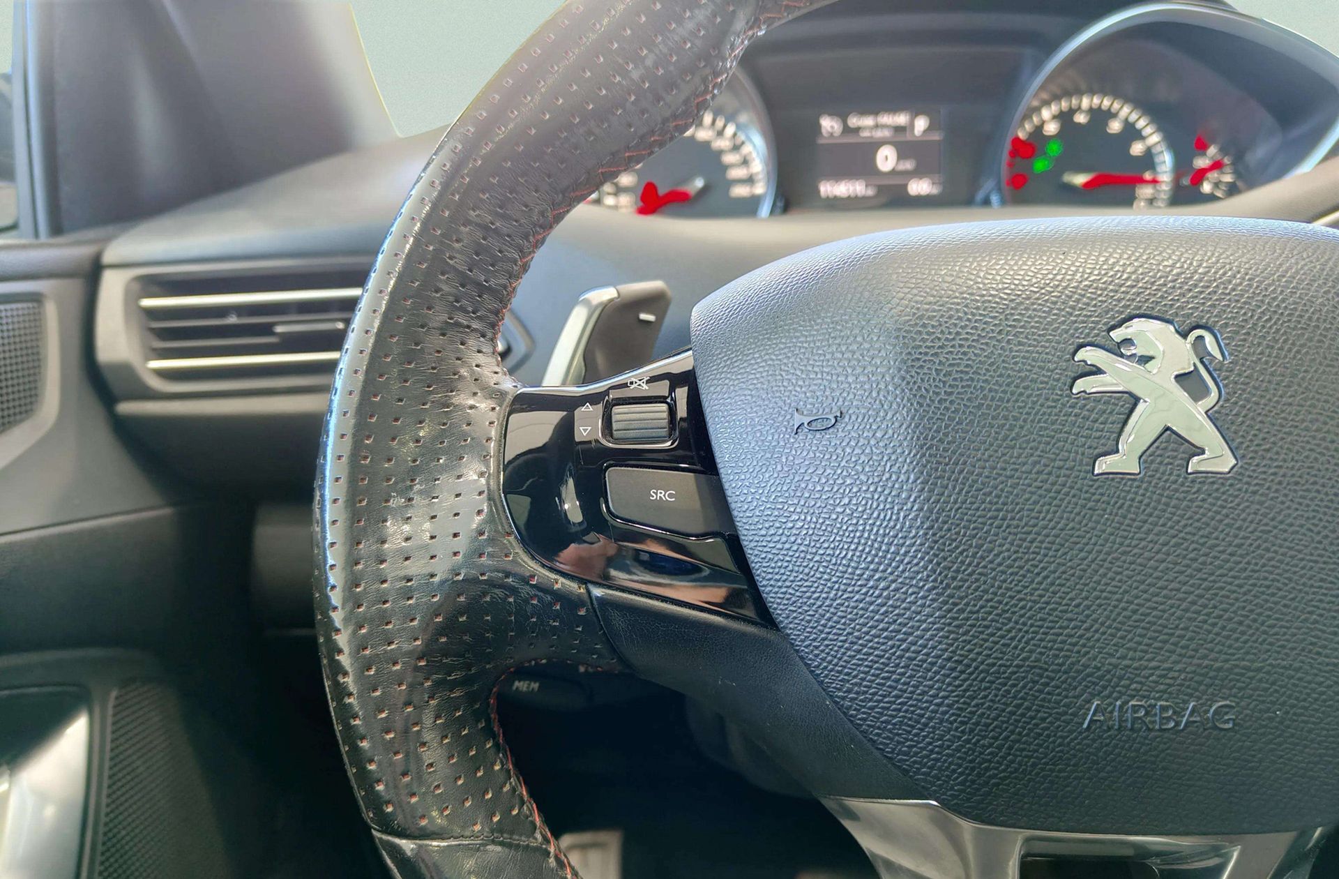Peugeot 308 1.2 PureTech GT Line EAT6 - foto 32