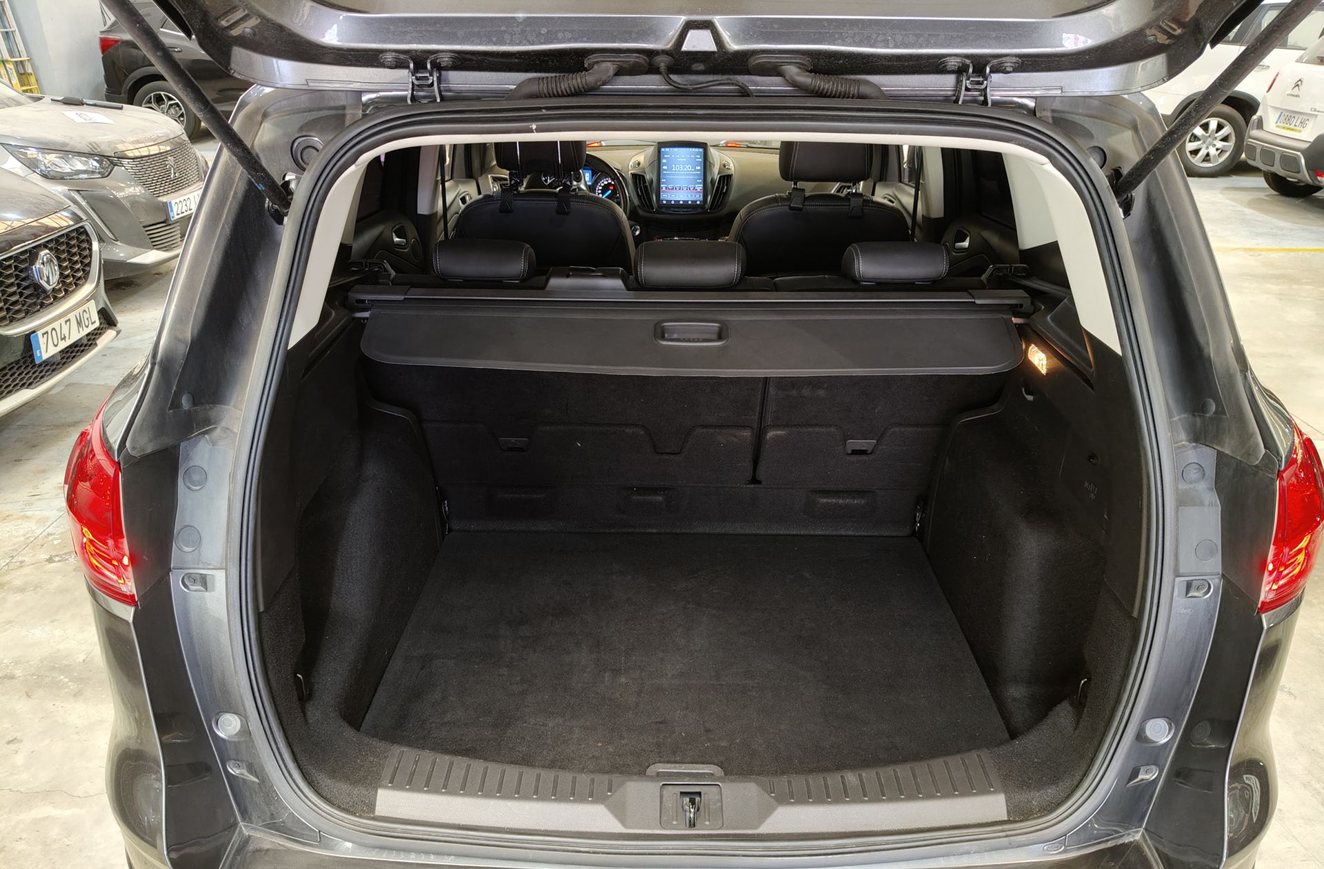 Ford Kuga 2.0 TDCi Titanium S 4x4 - foto 19