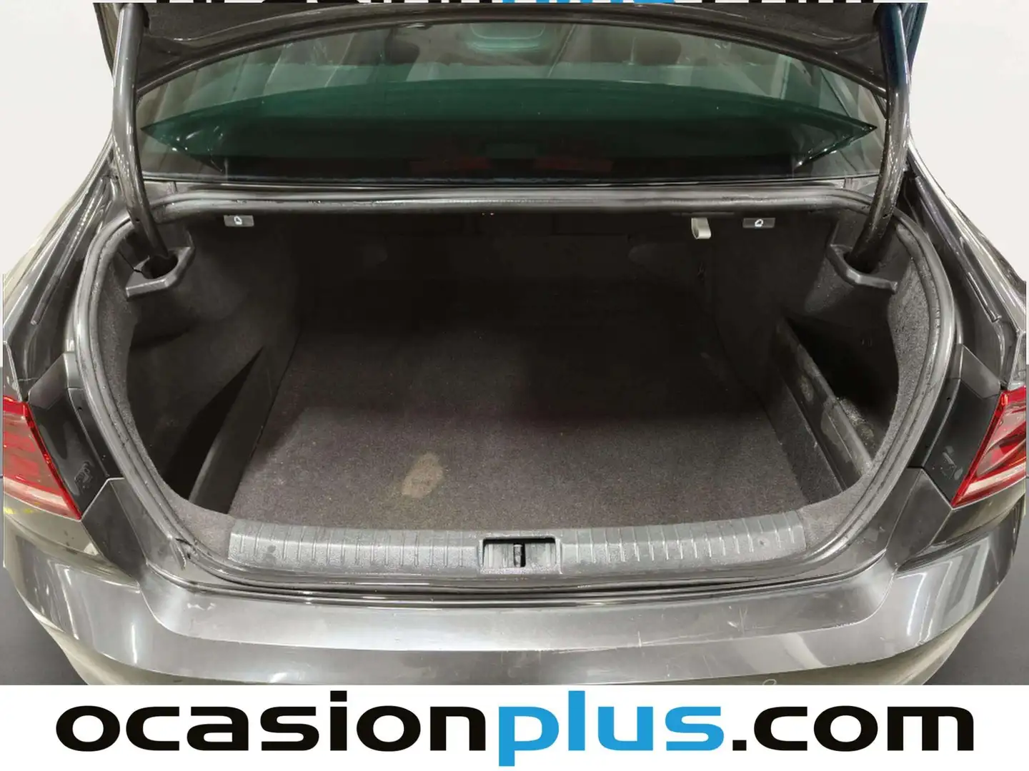 Foto Volkswagen Passat Volkswagen Passat R-Line 2.0 TDI (150 CV) DSG