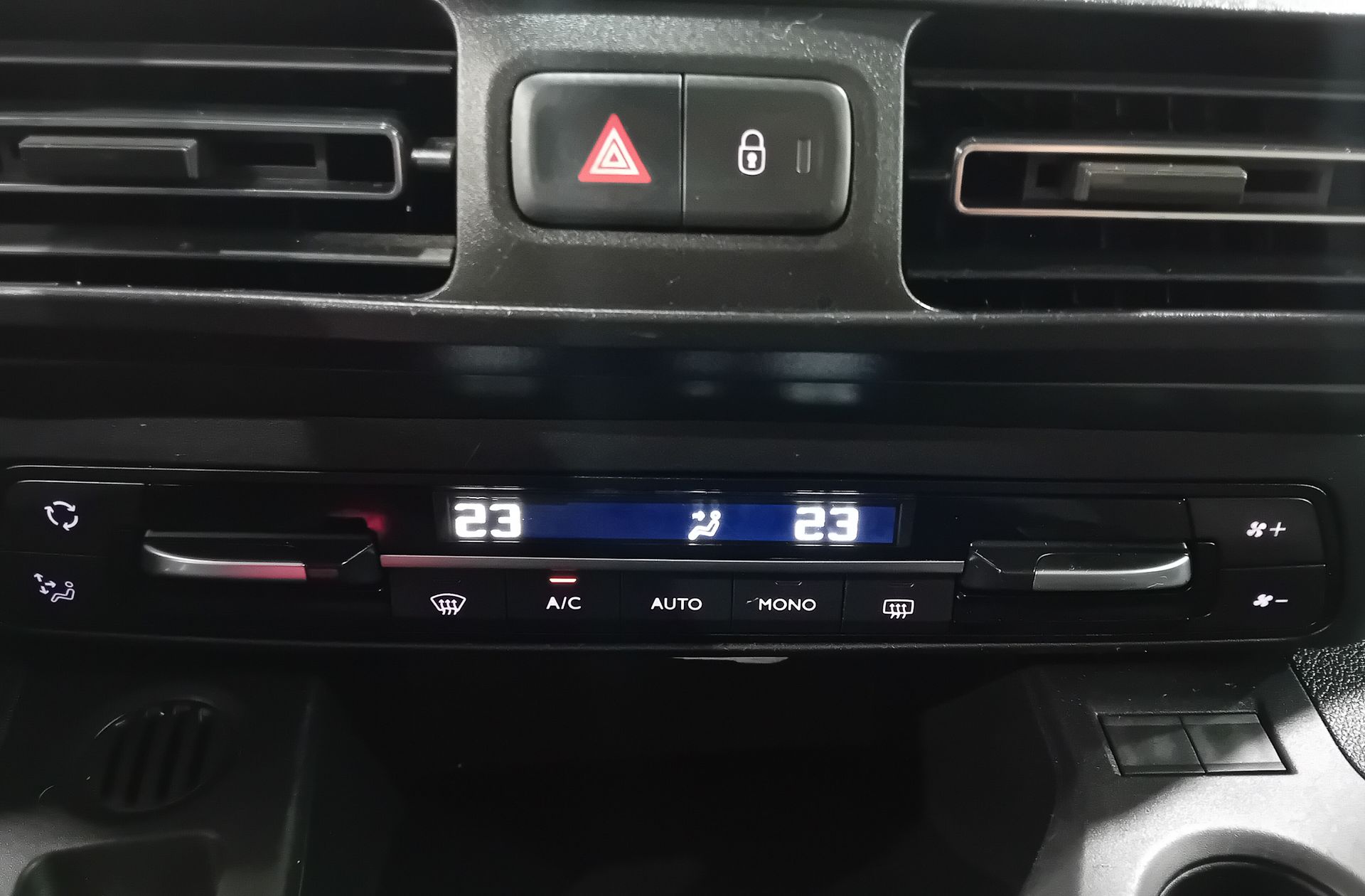 Citroën Berlingo BlueHDi 130 Talla M Shine - foto 32