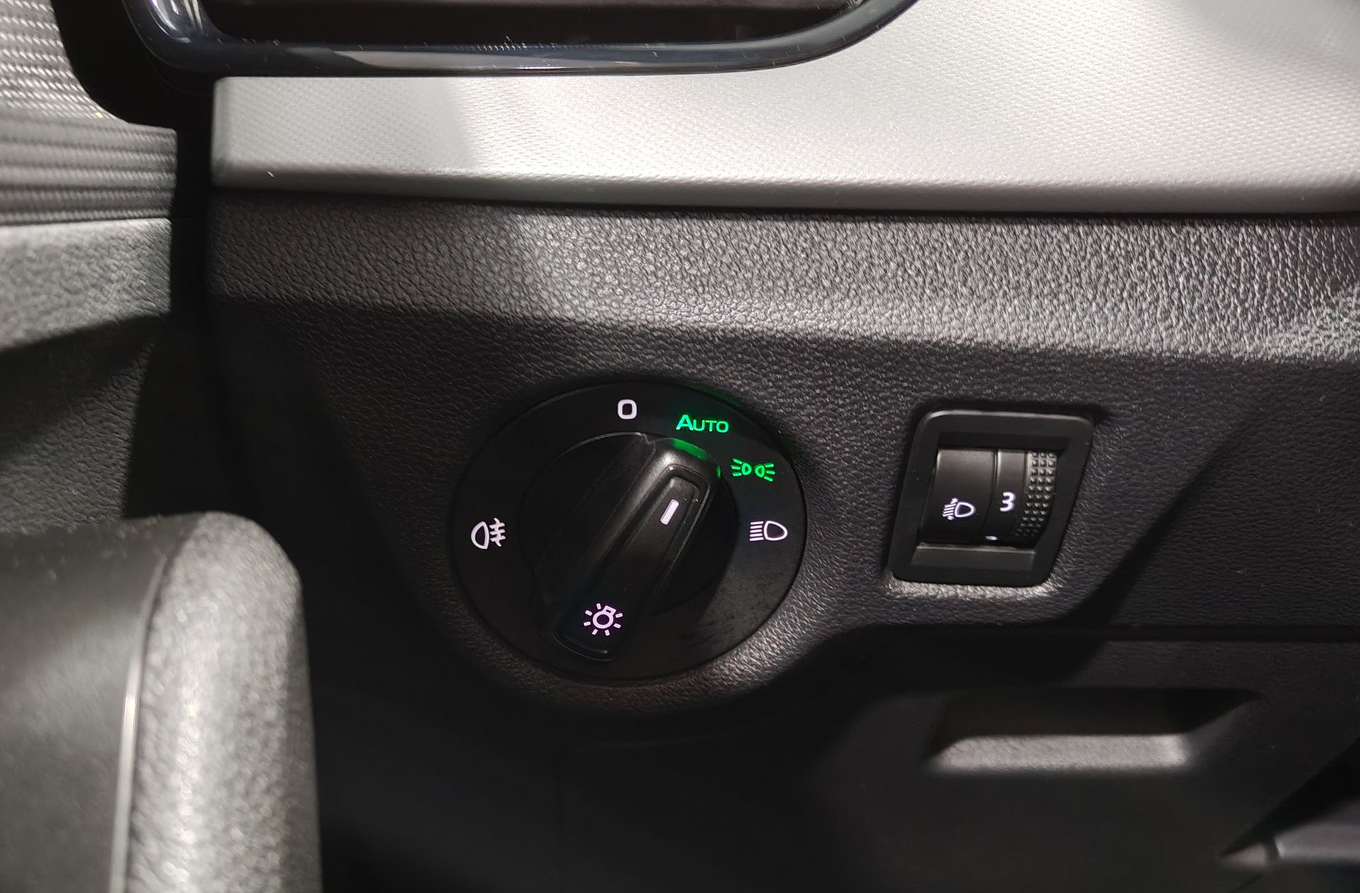 Škoda Kamiq 1.0 TSI Sport - foto 10
