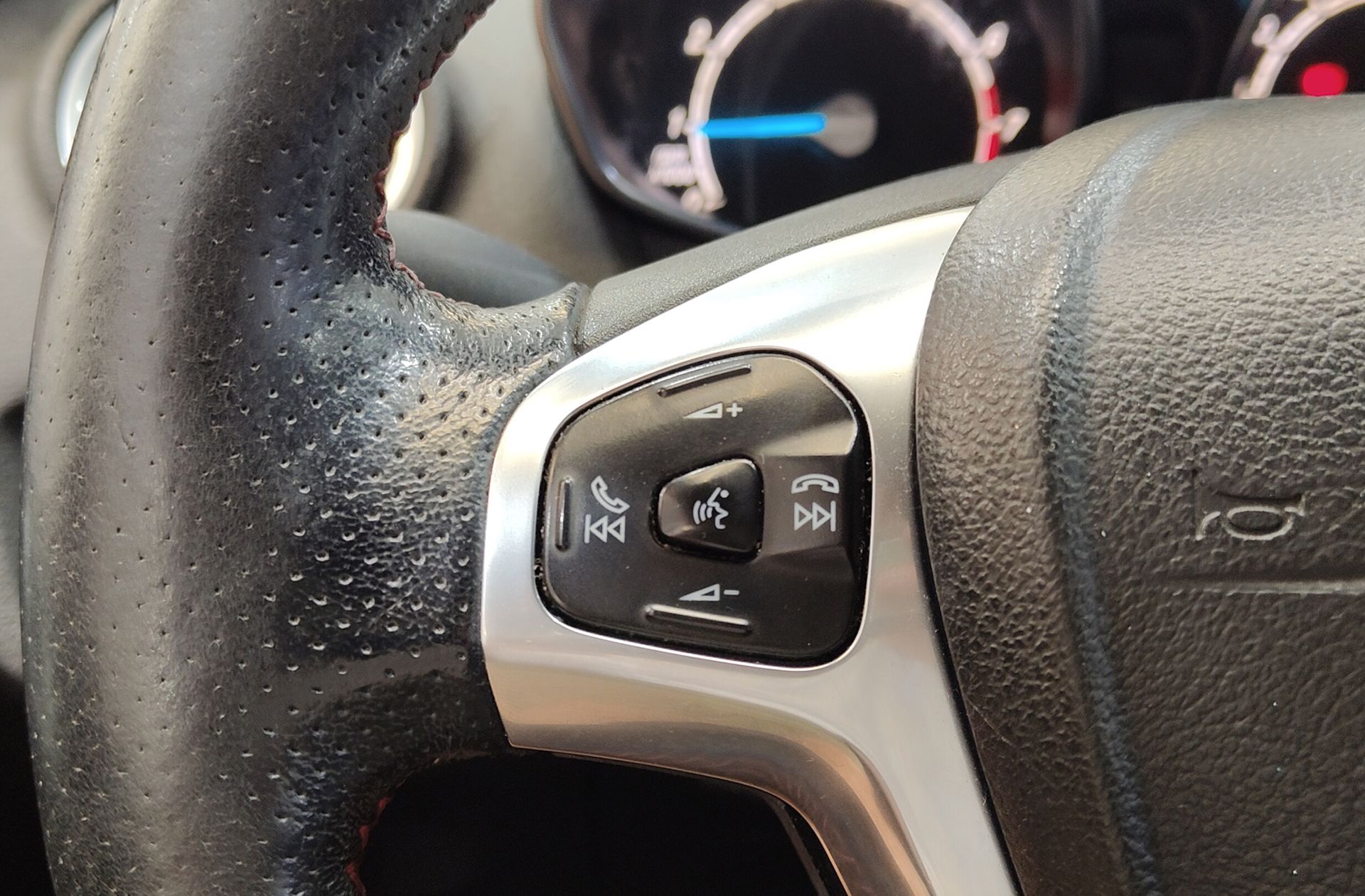 Ford Fiesta 1.0 EcoBoost ST-Line - foto 27