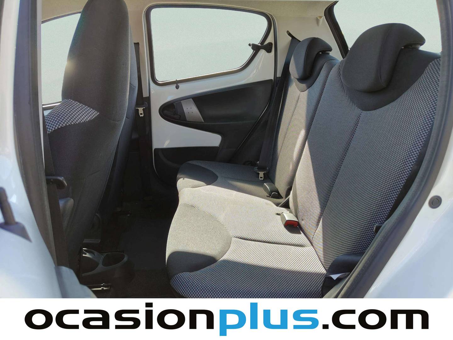 Foto asientos traseros Toyota Aygo Toyota Aygo 70 City (68 CV)