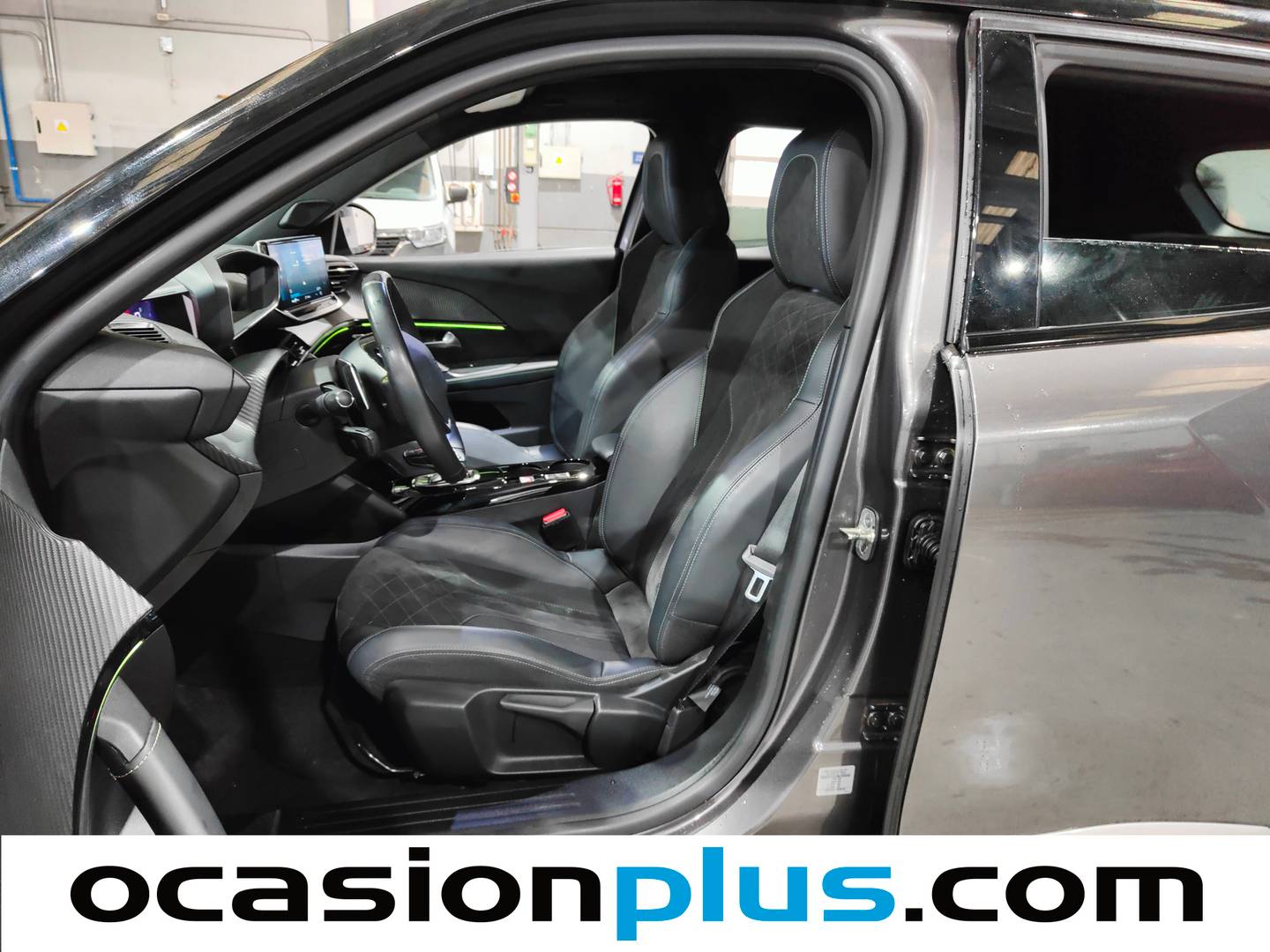 Foto Peugeot 2008 Peugeot 2008 BlueHDI 130 S&S GT Pack EAT8 (130 CV)