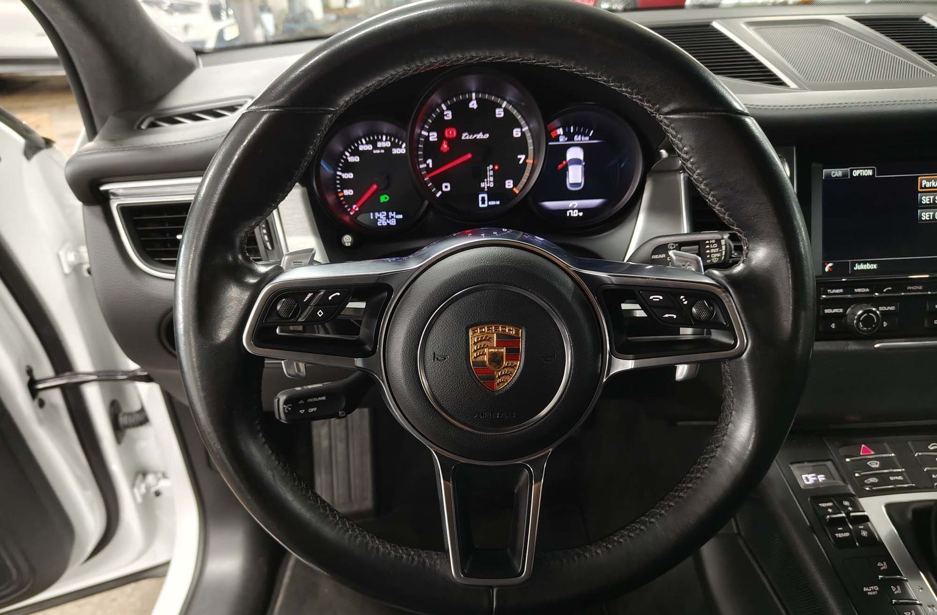 Porsche Macan Turbo - foto 28