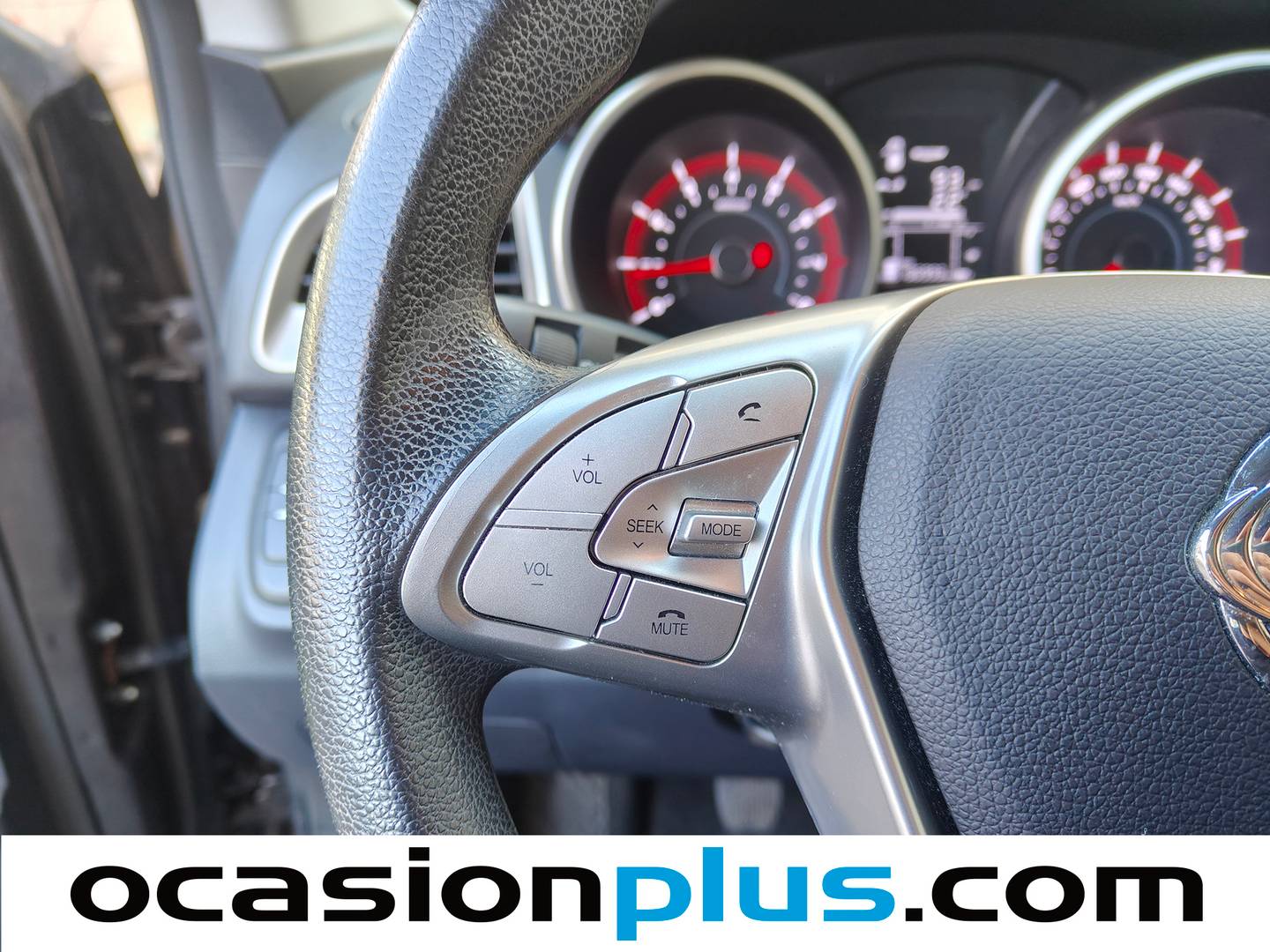 Equipamiento del SsangYong Tivoli SsangYong Tivoli G16 Premium 4x2 (128 CV)
