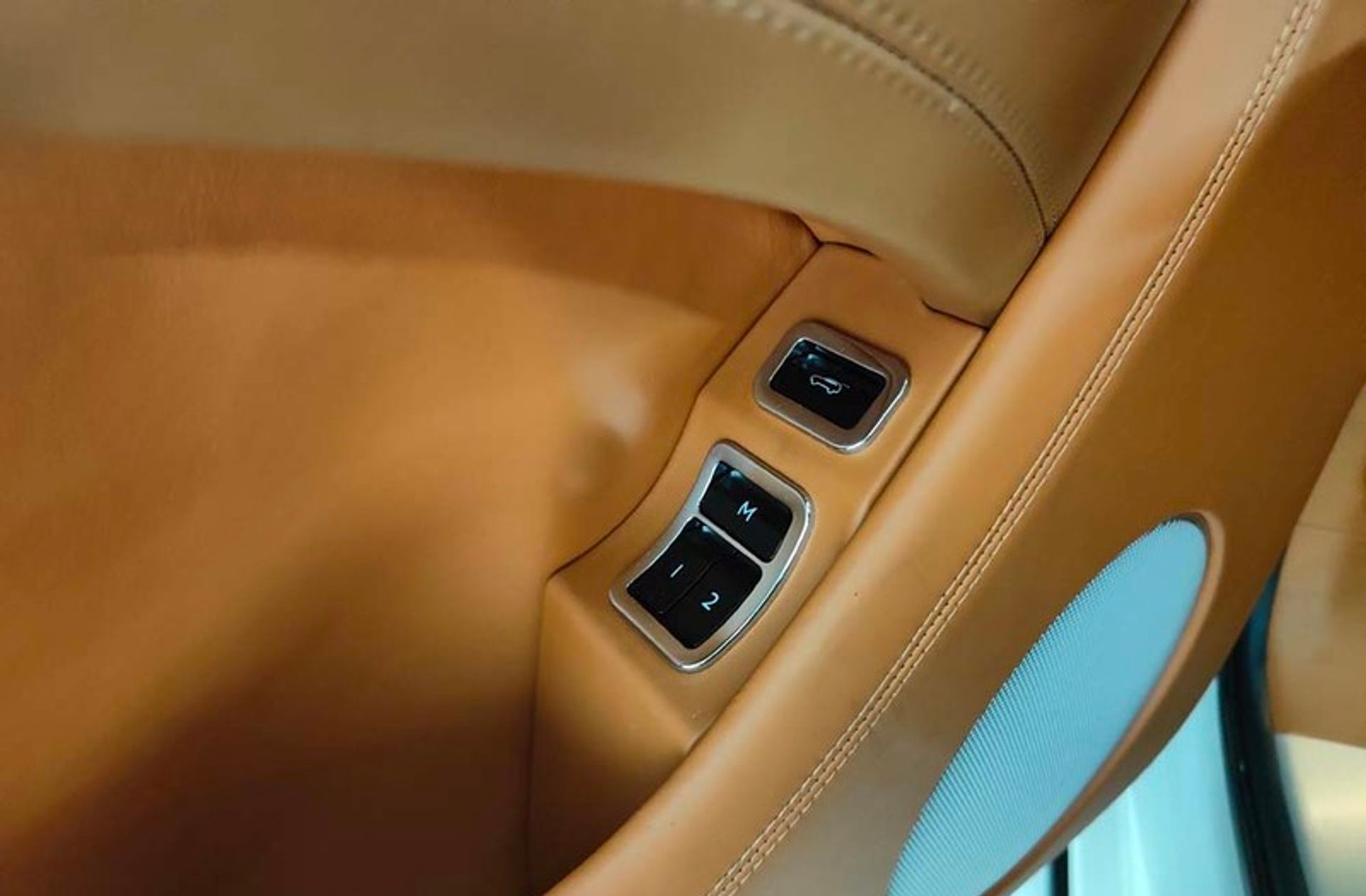 Bentley Bentayga 3.0 Hybrid 4WD - foto 23