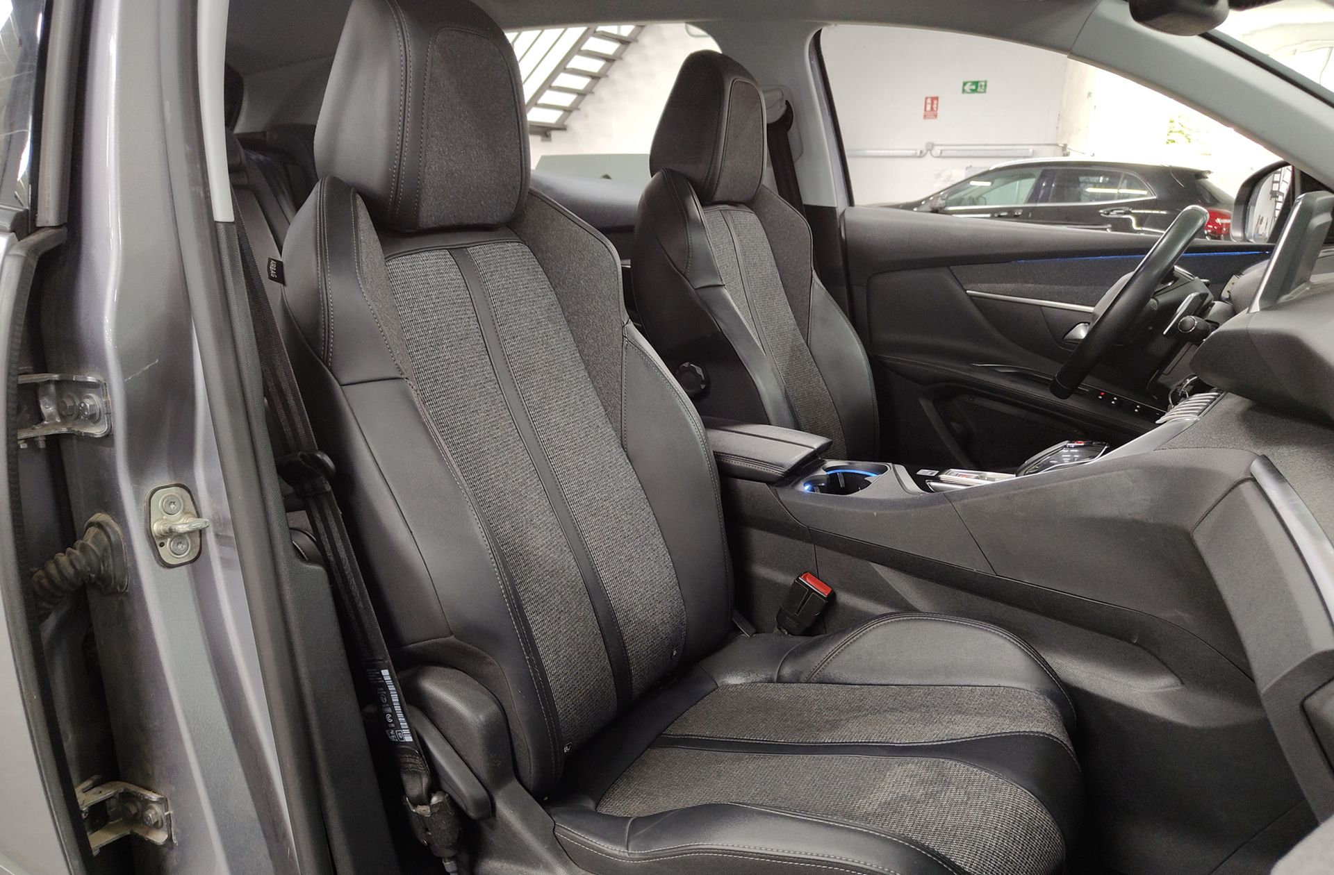 Peugeot 3008 PureTech 130 Allure EAT8 - foto 17