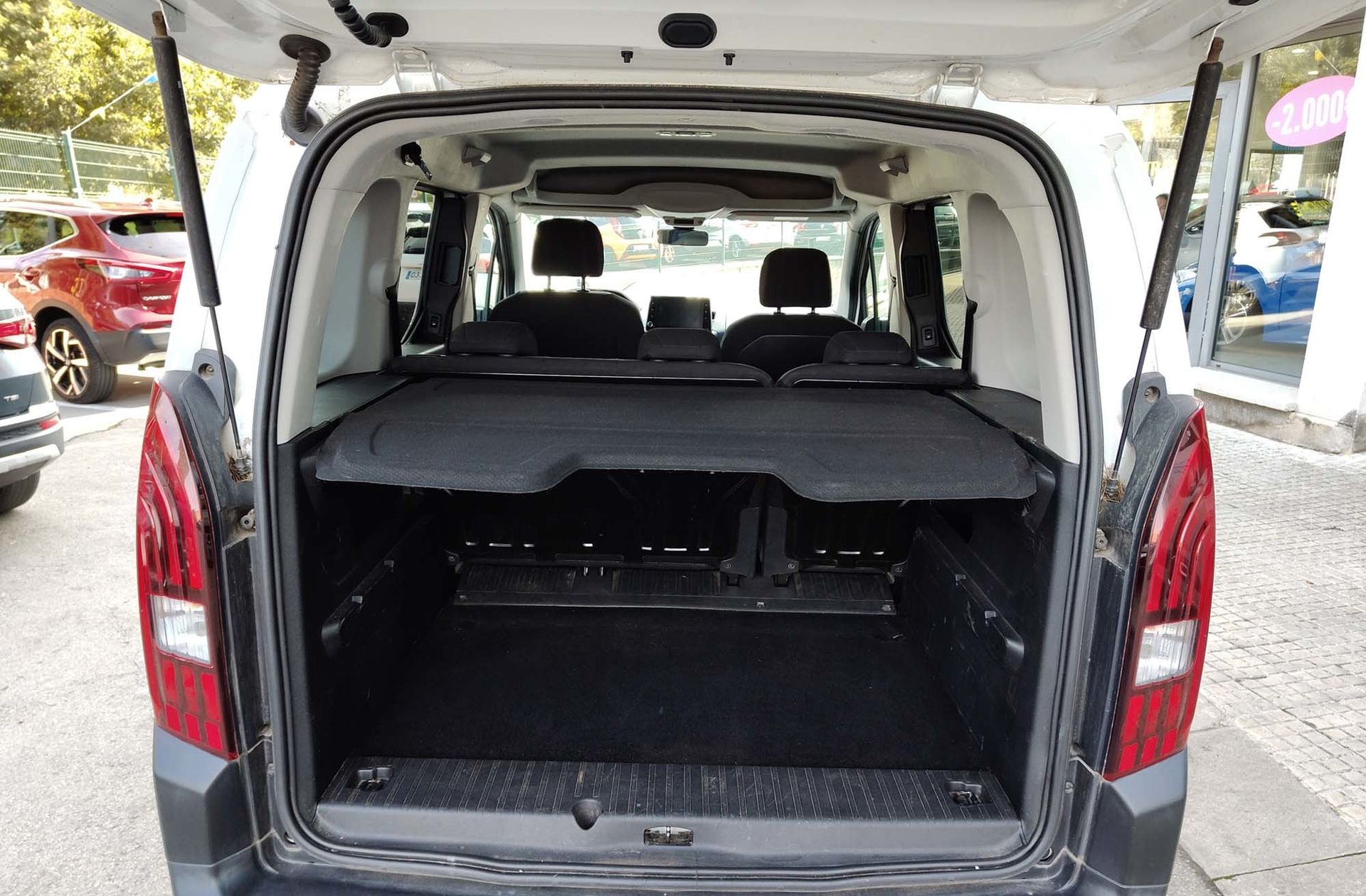 Peugeot Rifter Allure Standard PureTech EAT8 - foto 13