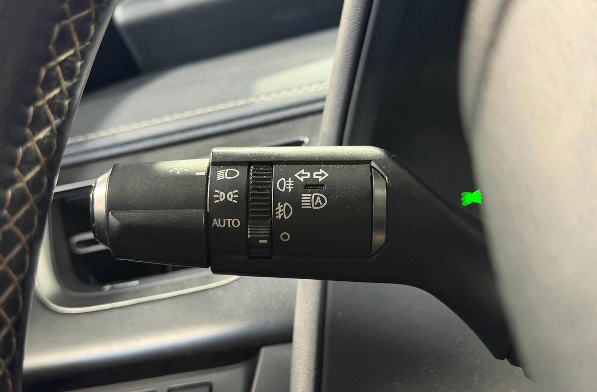 Lexus UX 250h Business Navigation 2WD - foto 24