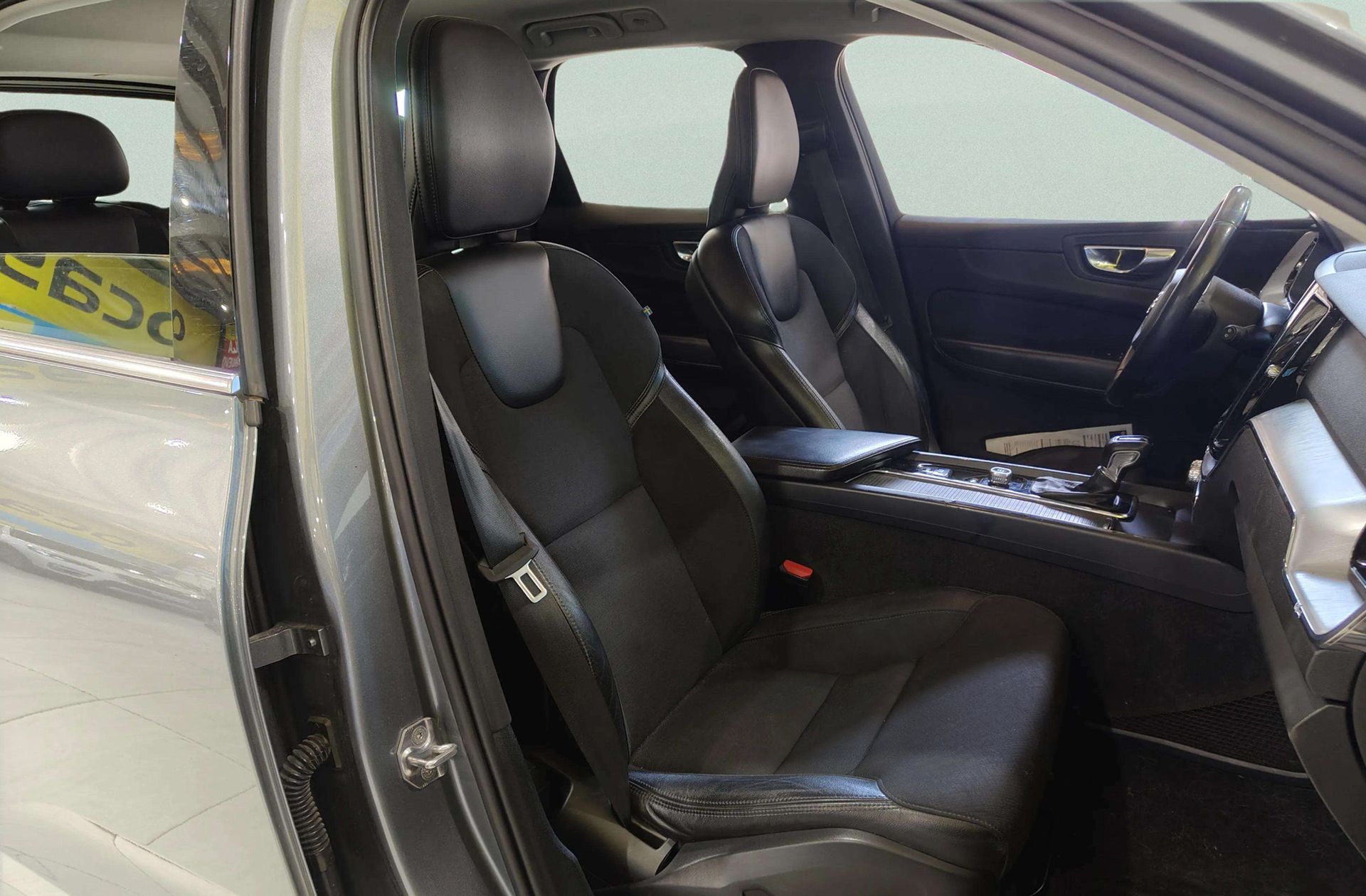 Volvo XC60 D4 Business Plus - foto 20