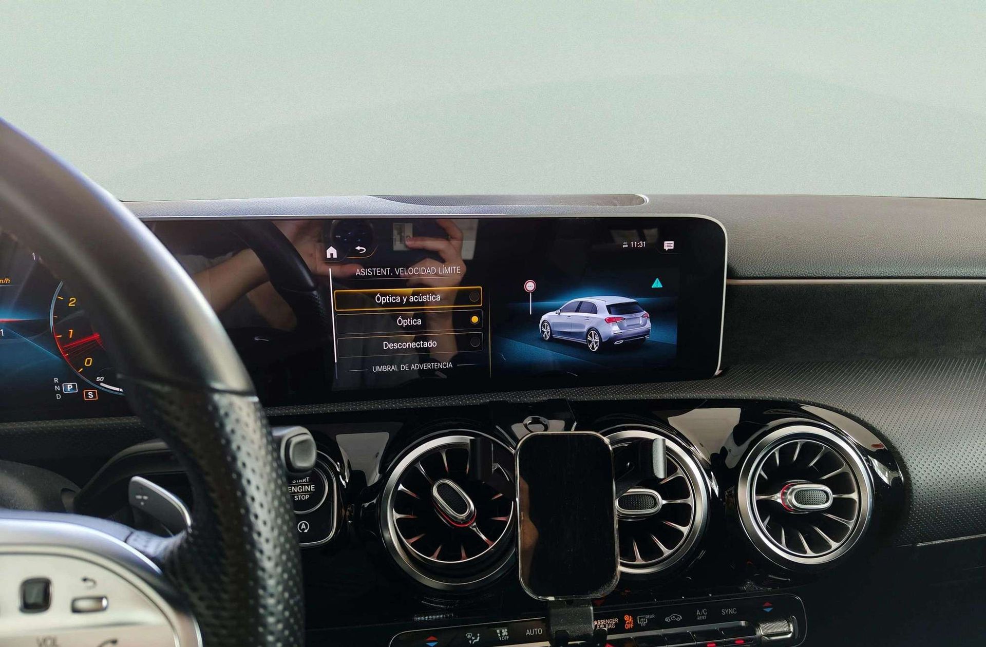Mercedes-Benz Clase A 220 Pack AMG - foto 19