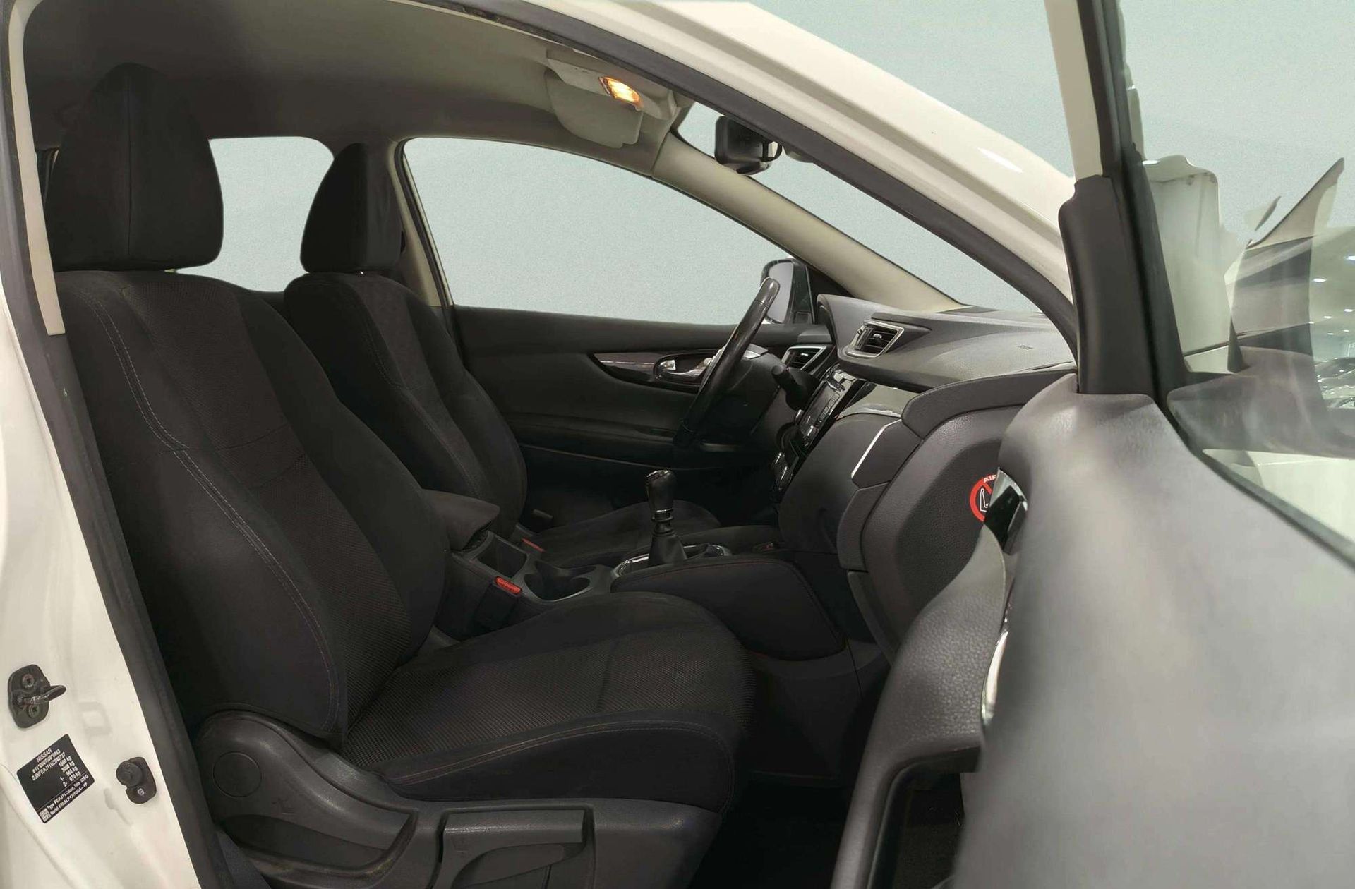 Nissan Qashqai DIG-T 115 N-Connecta 4x2 - foto 17