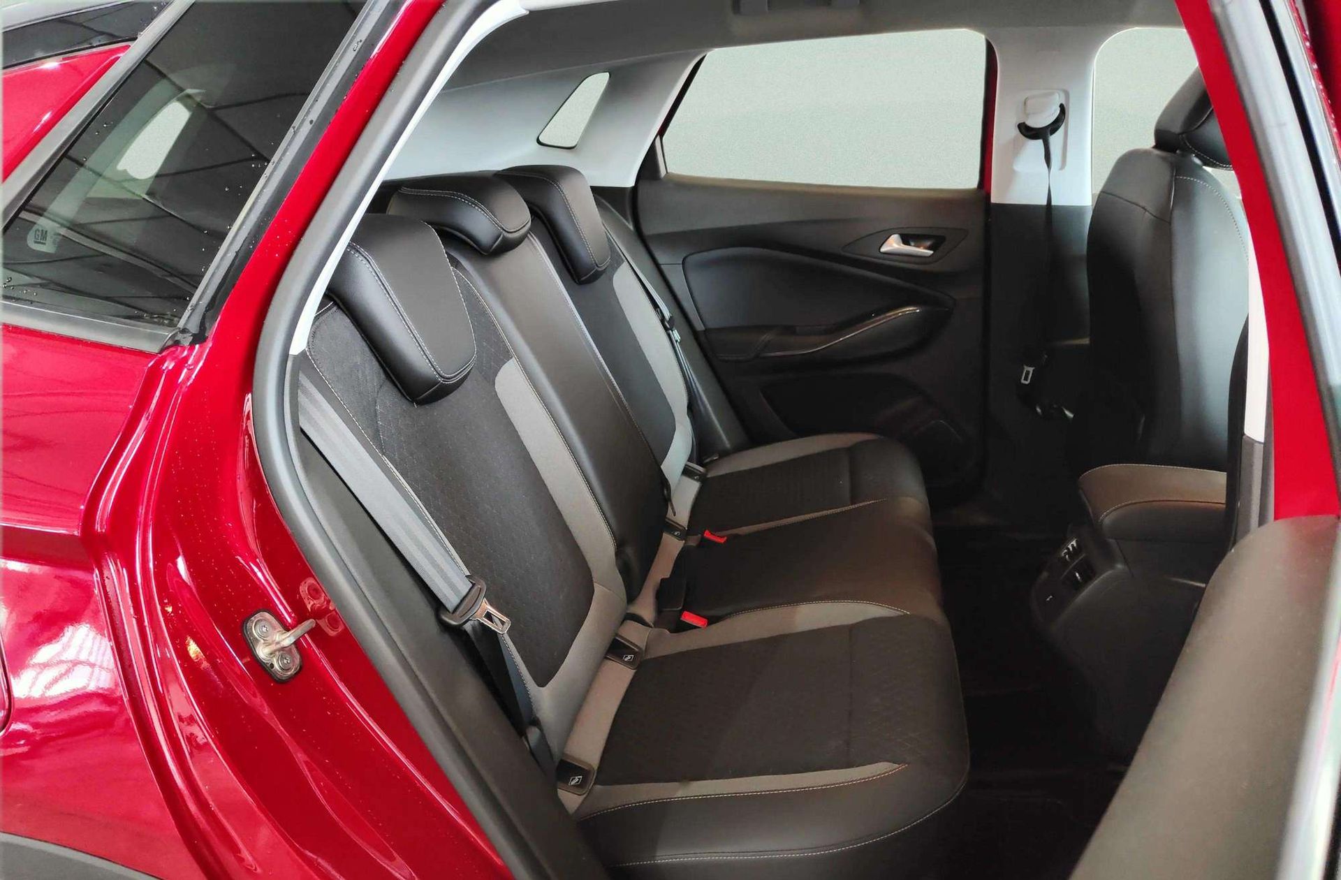 Opel Grandland 1.2 Turbo Design Tech - foto 17