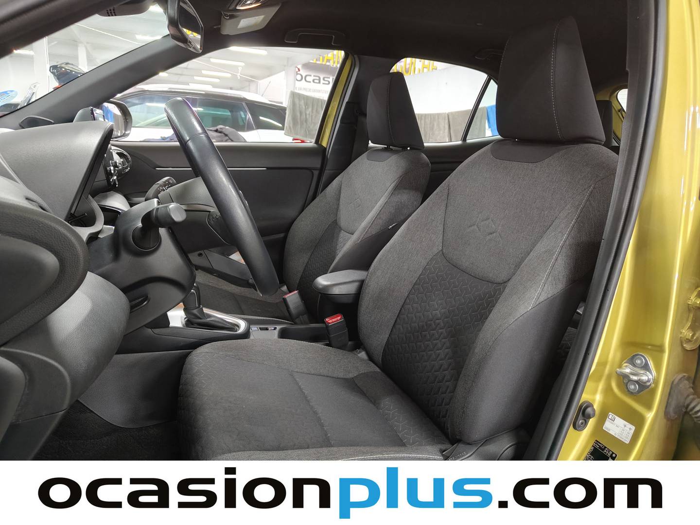 Foto asientos delanteros Toyota Yaris Cross Toyota Yaris Cross 120H Active Tech (116 CV)