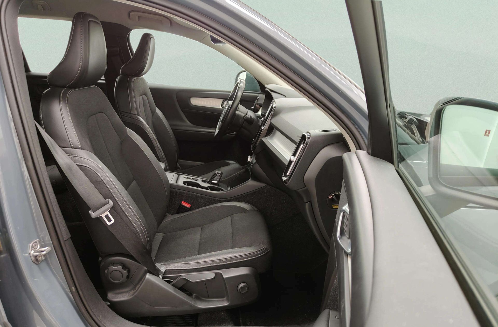 Volvo XC40 D3 Momentum AWD - foto 21